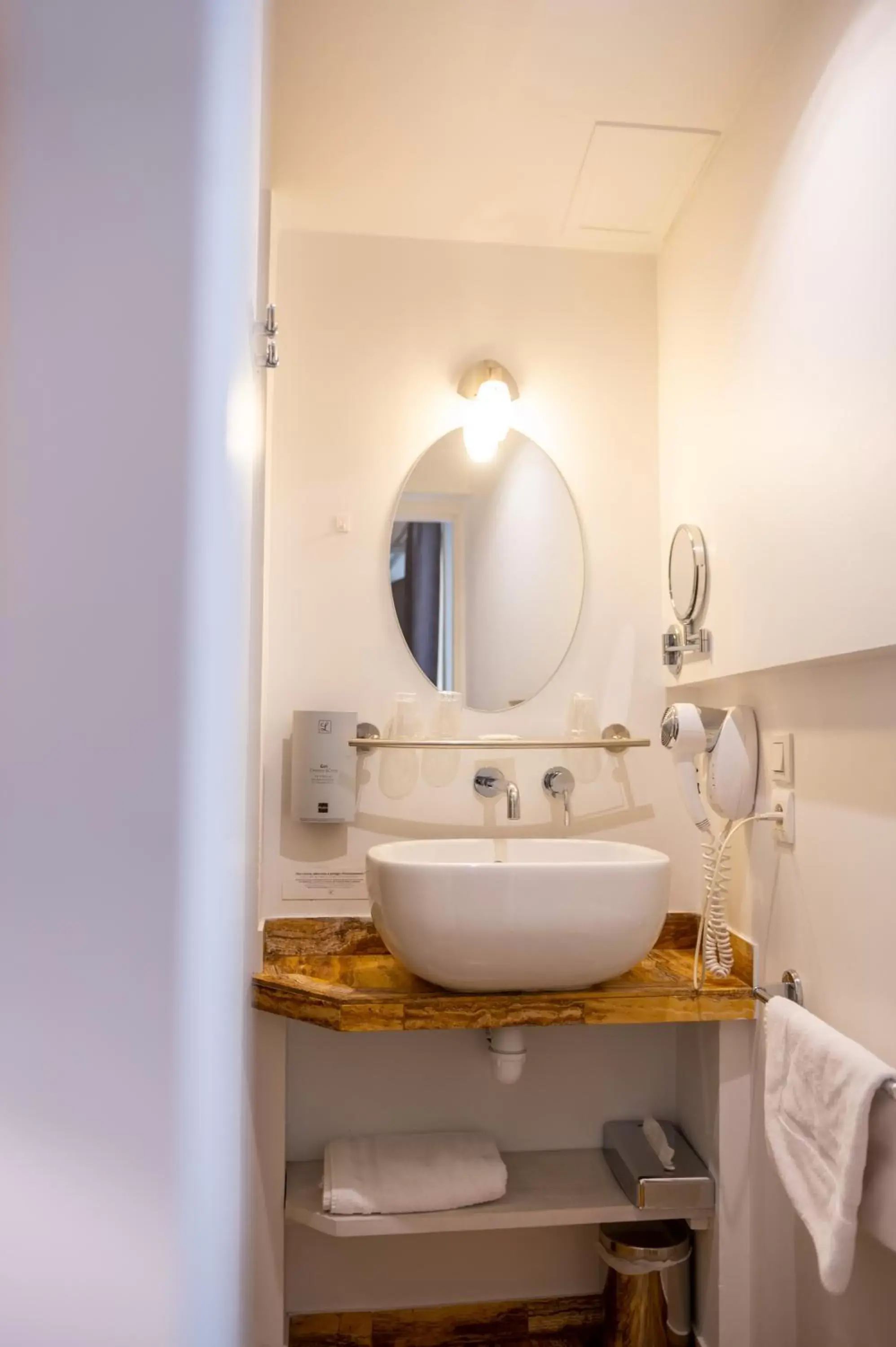 Bathroom in Logis - Hotel De La Mairie