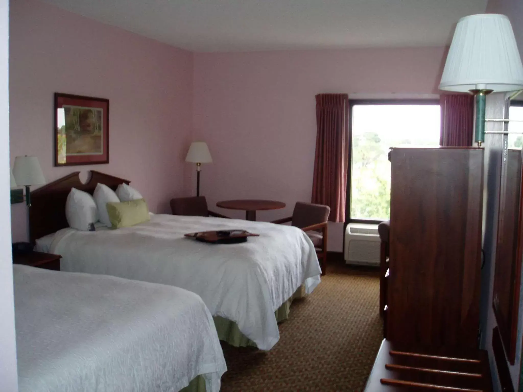 Bed in Hampton Inn by Hilton Spring Hill