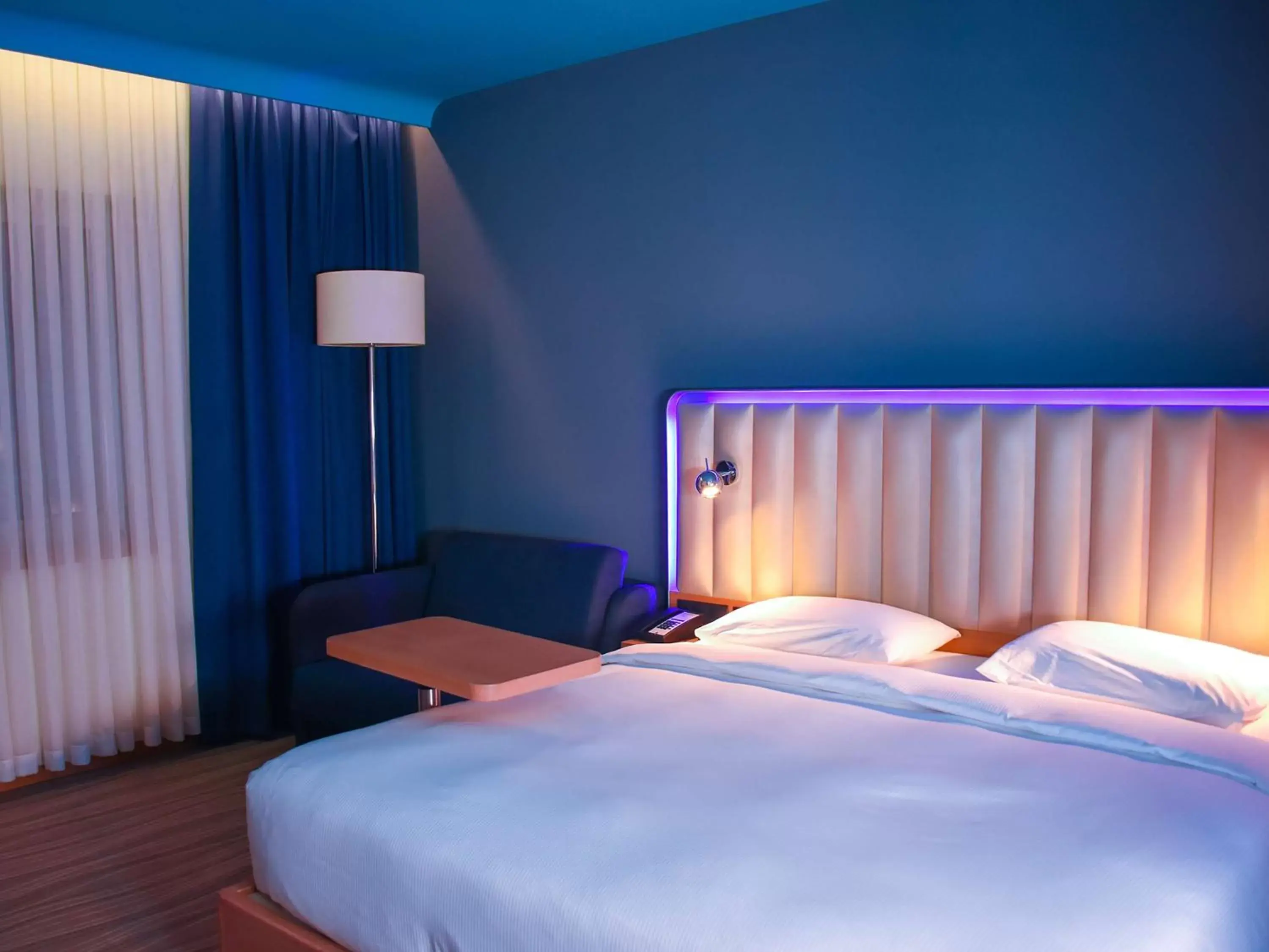 Shower, Bed in Park Inn by Radisson Samsun