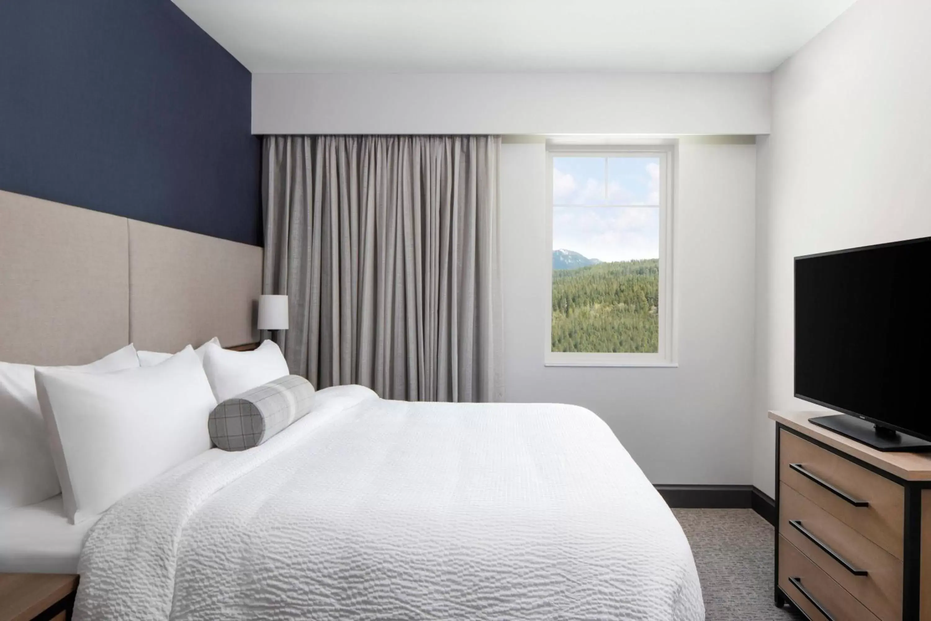 Bedroom, Bed in Residence Inn by Marriott Big Sky/The Wilson Hotel