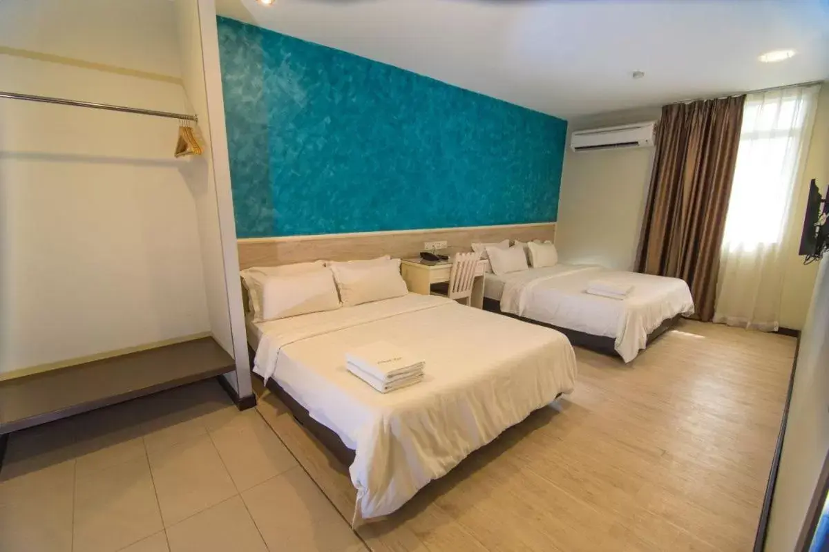 Bed in Pantai Inn Kota Kinabalu