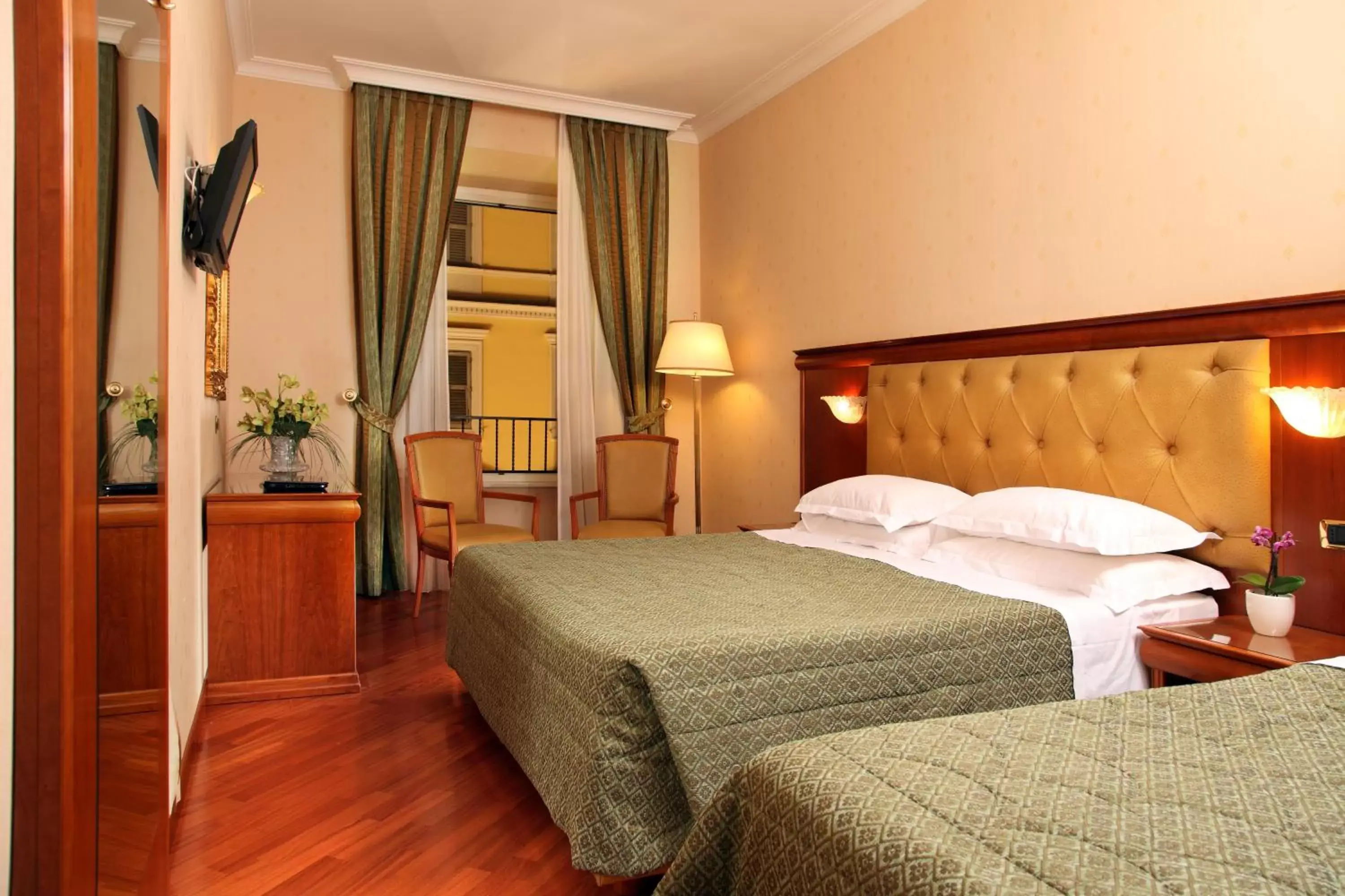 Bedroom, Bed in Hotel Serena