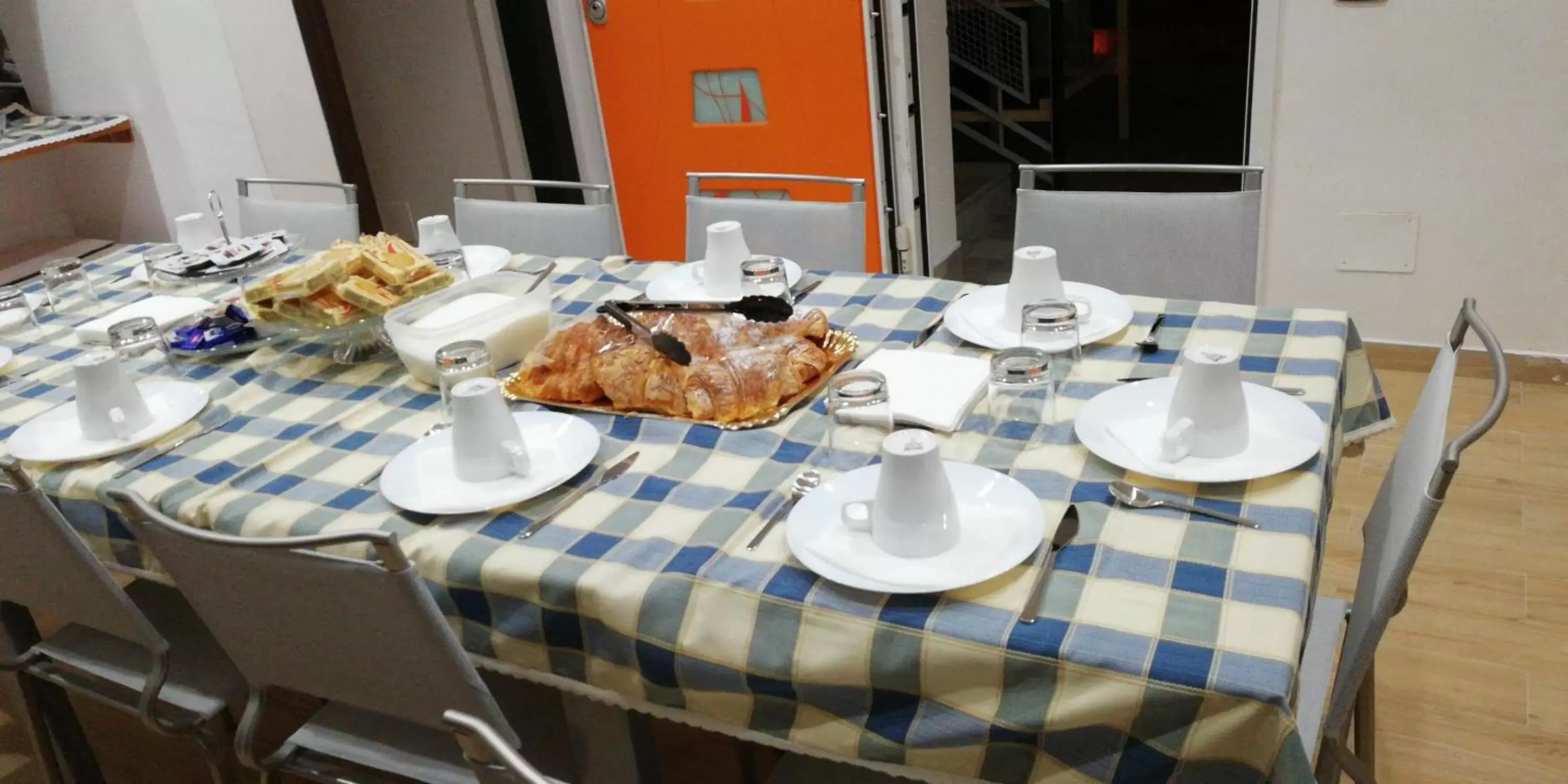 Breakfast, Dining Area in B&B Controtempo