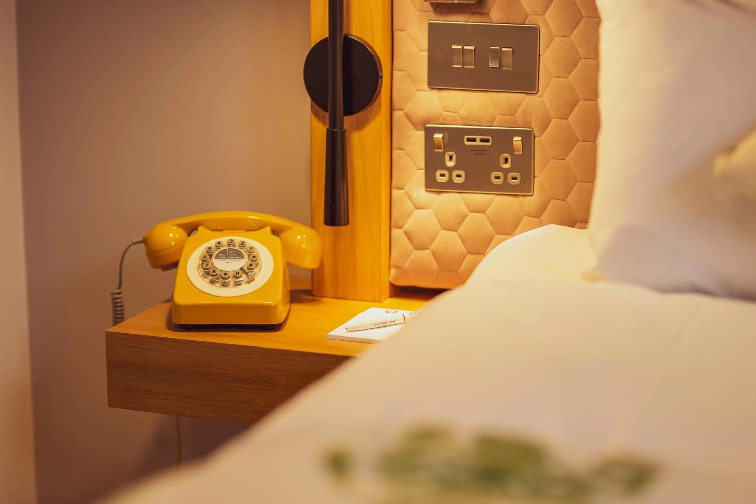 Bedroom, Bed in The Gardens Hotel