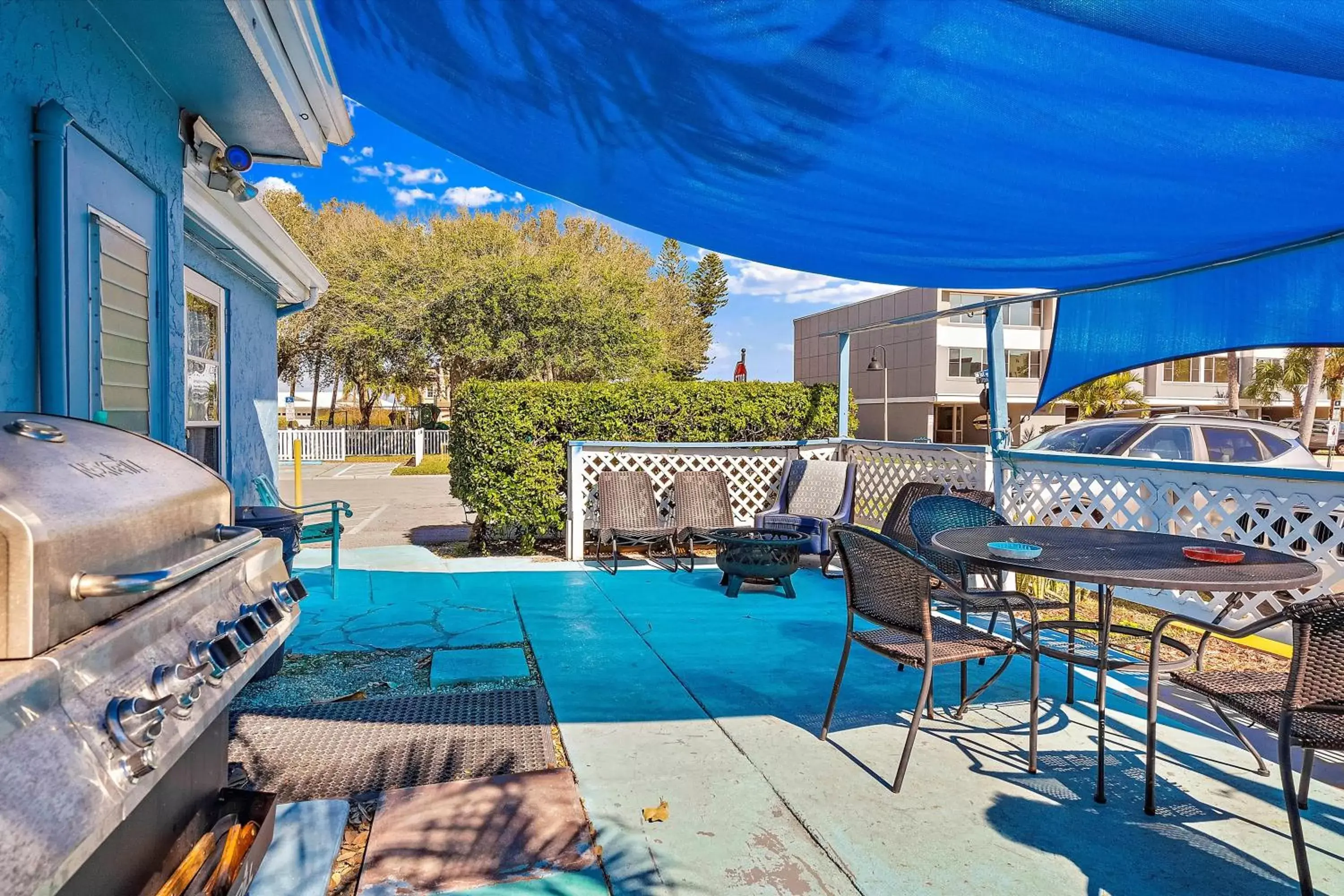 BBQ facilities, Swimming Pool in Malibu Resort Motel