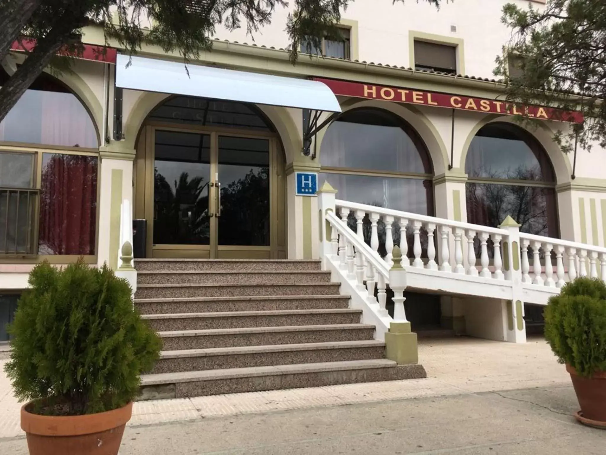 Facade/entrance, Property Building in Hospedium Hotel Castilla