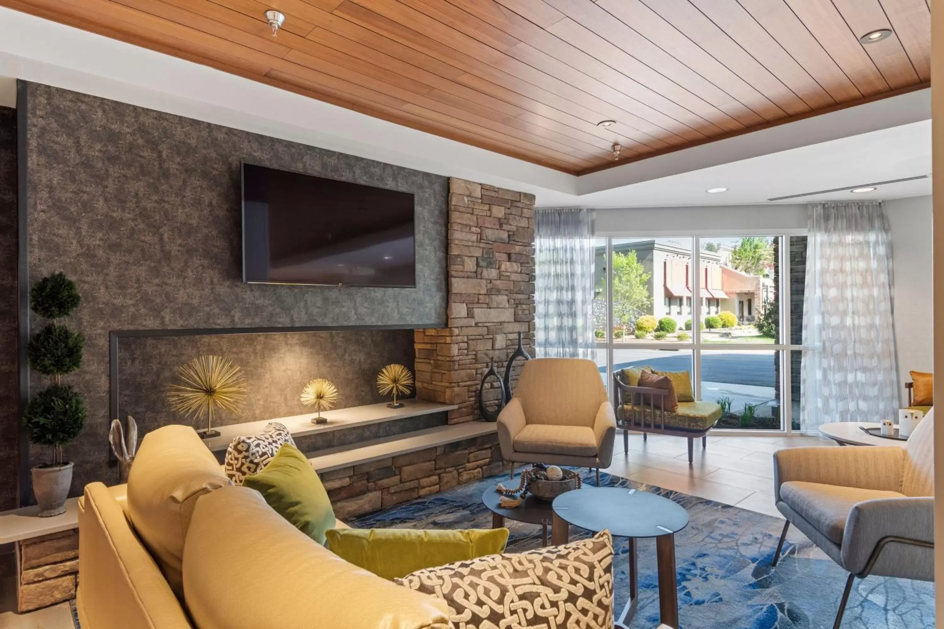 Lobby or reception, Seating Area in Fairfield Inn & Suites by Marriott Hickory