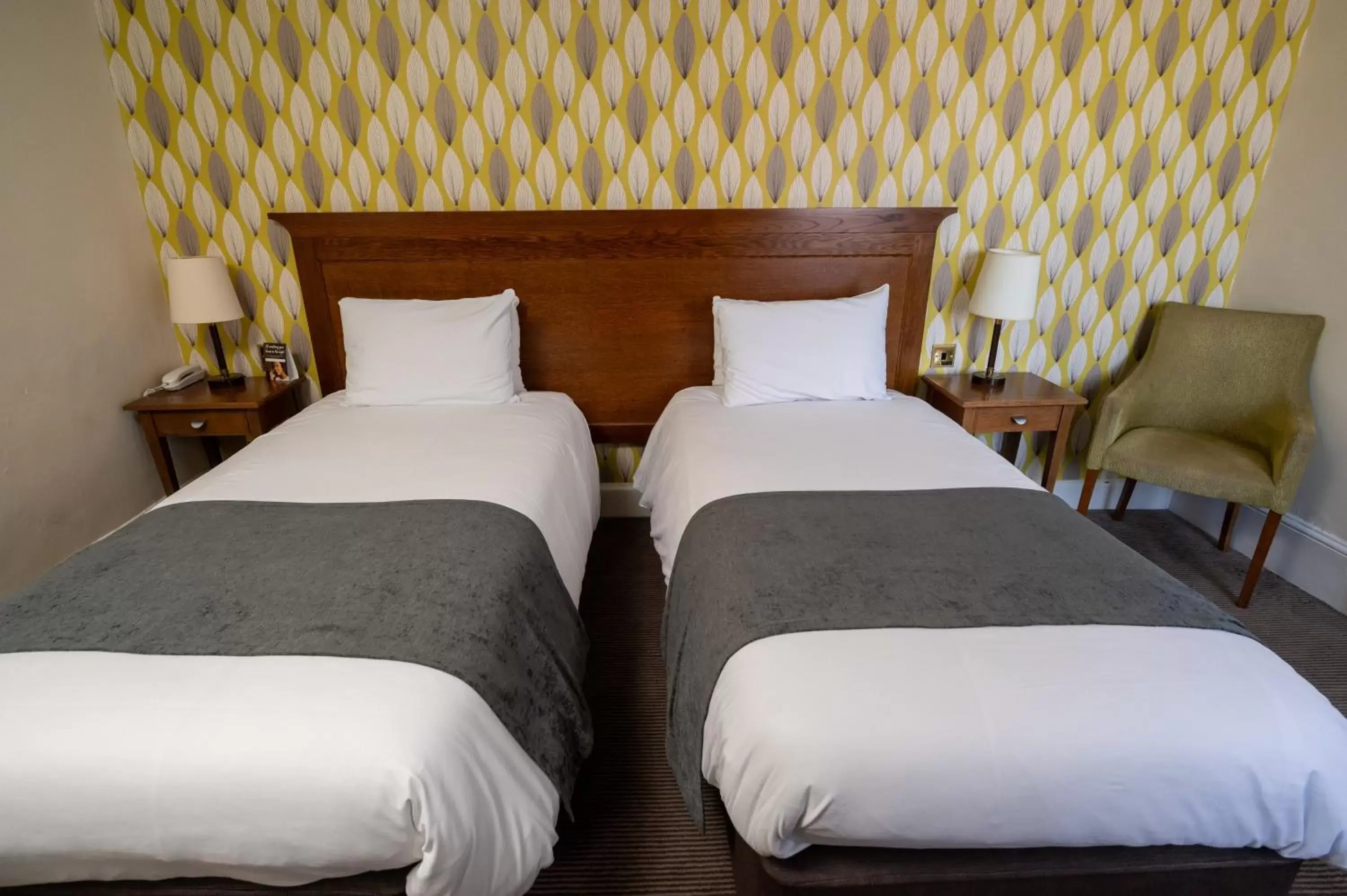 Twin Room in Antelope by Greene King Inns Twin Room in Antelope by Greene King Inns