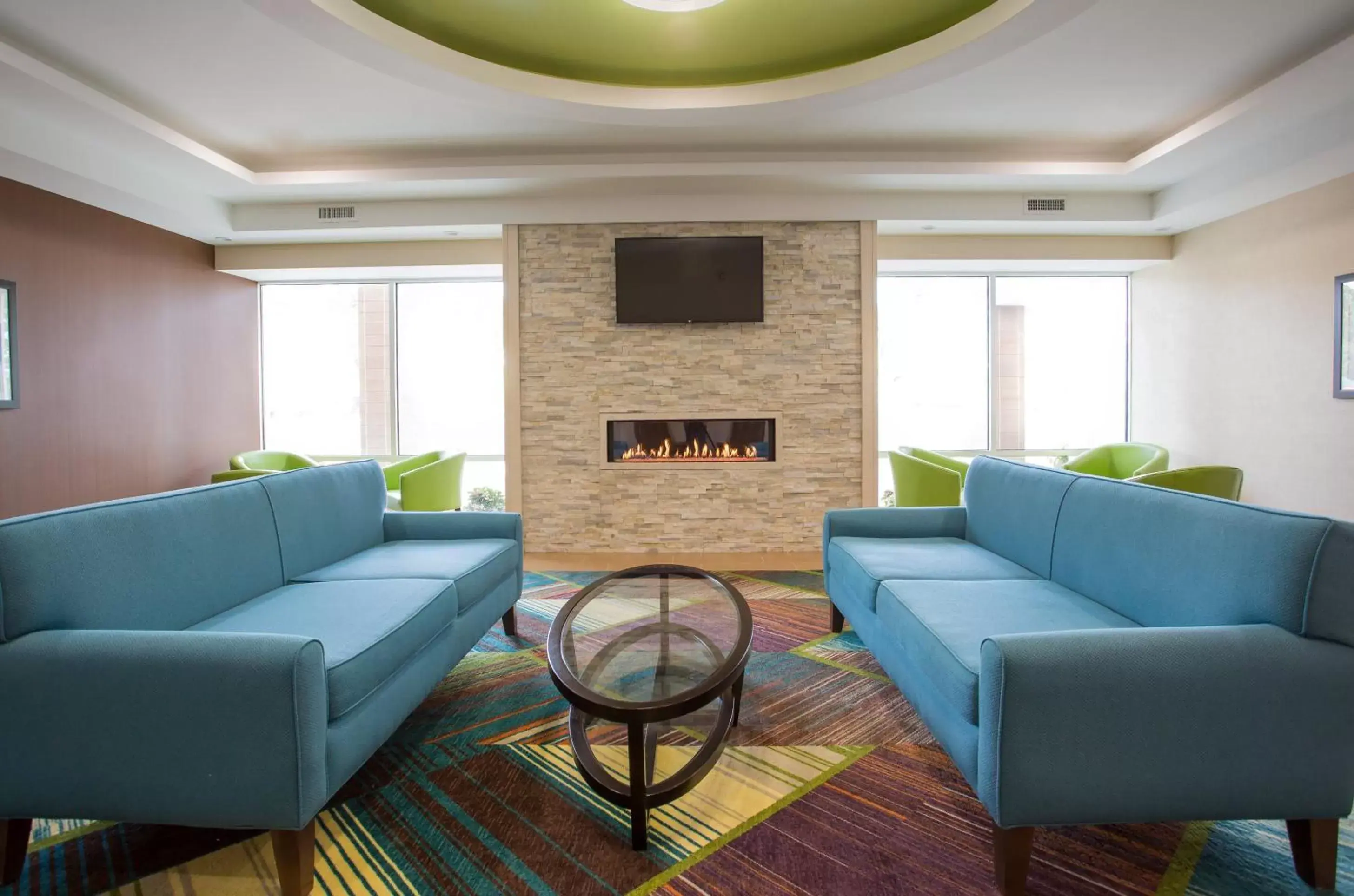 Lobby or reception, Seating Area in Best Western Plus North Shore Hotel