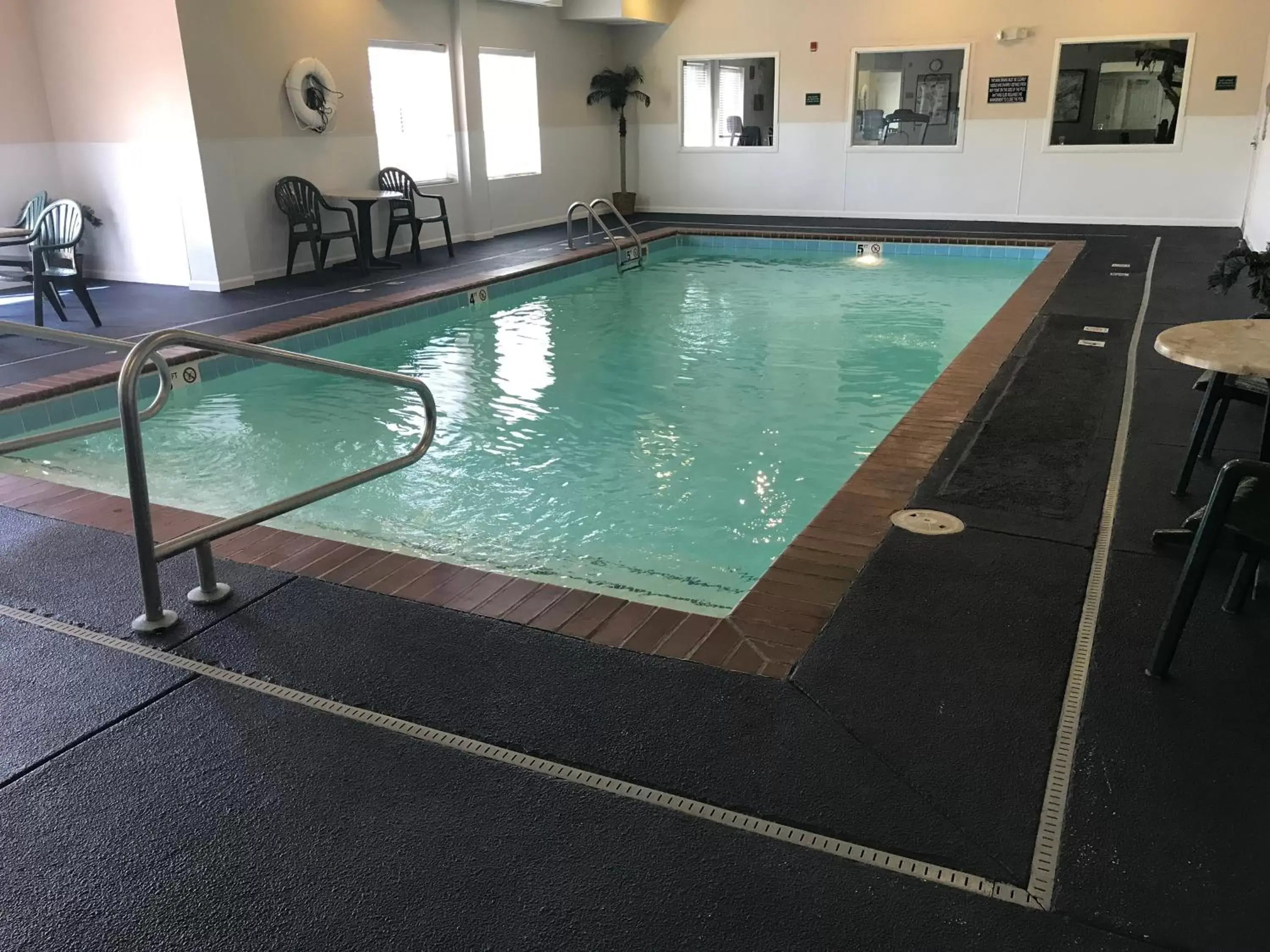 Swimming pool in SureStay Plus Hotel by Best Western Billings