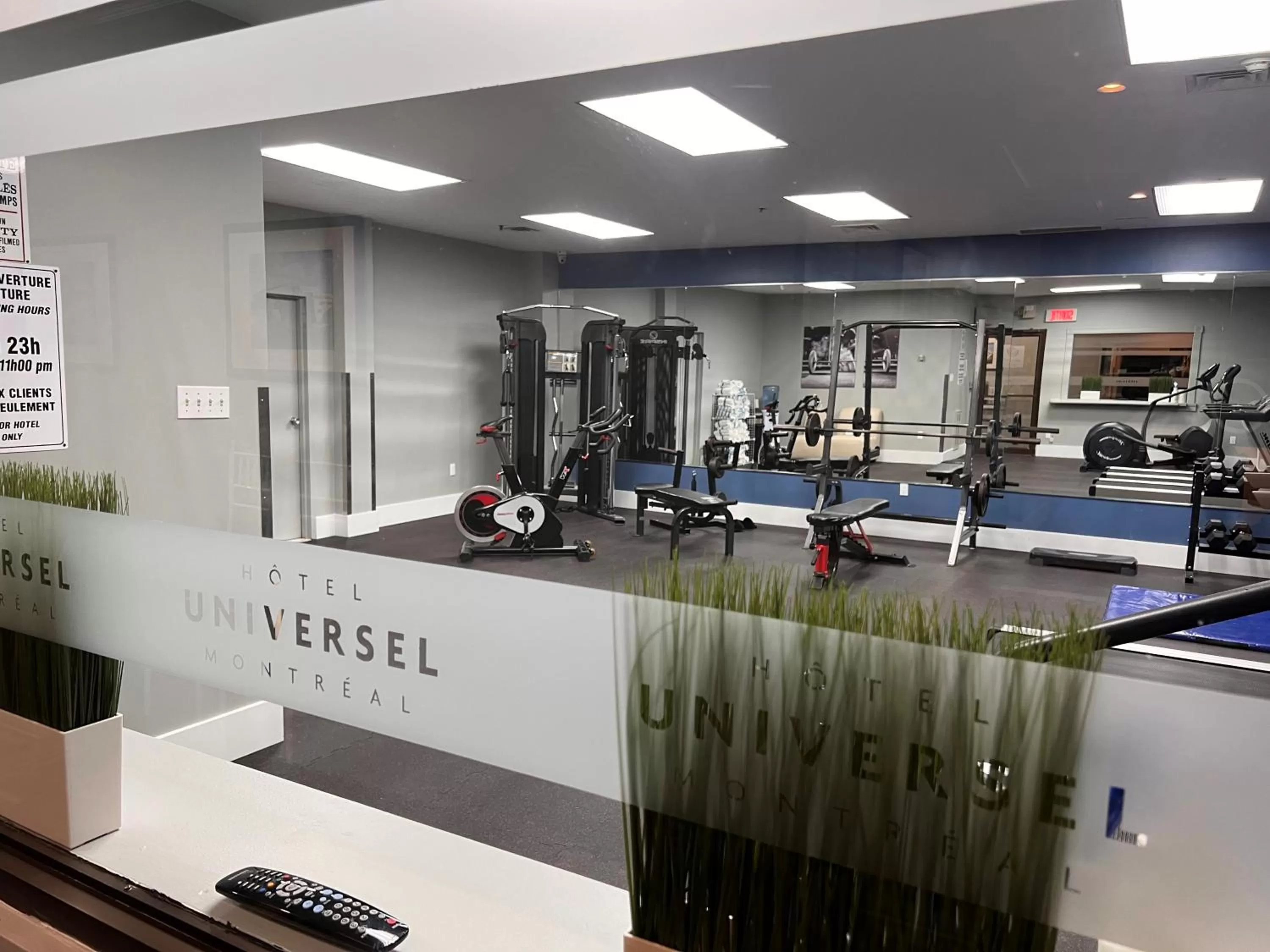 Fitness centre/facilities in Hotel Universel Montréal
