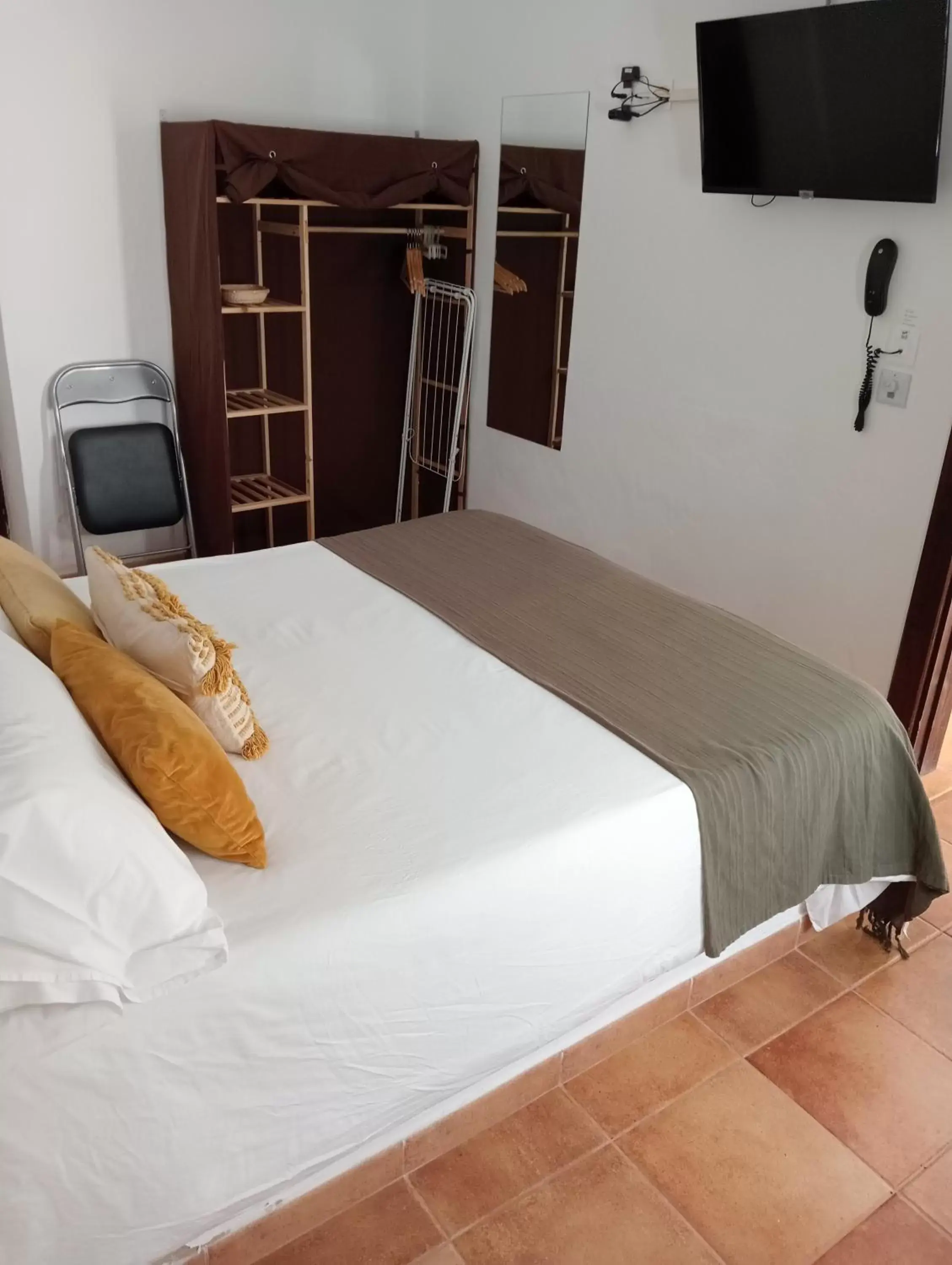 Double Room with Private Bathroom in Casa Mocan Double Room with Private Bathroom in Casa Mocan