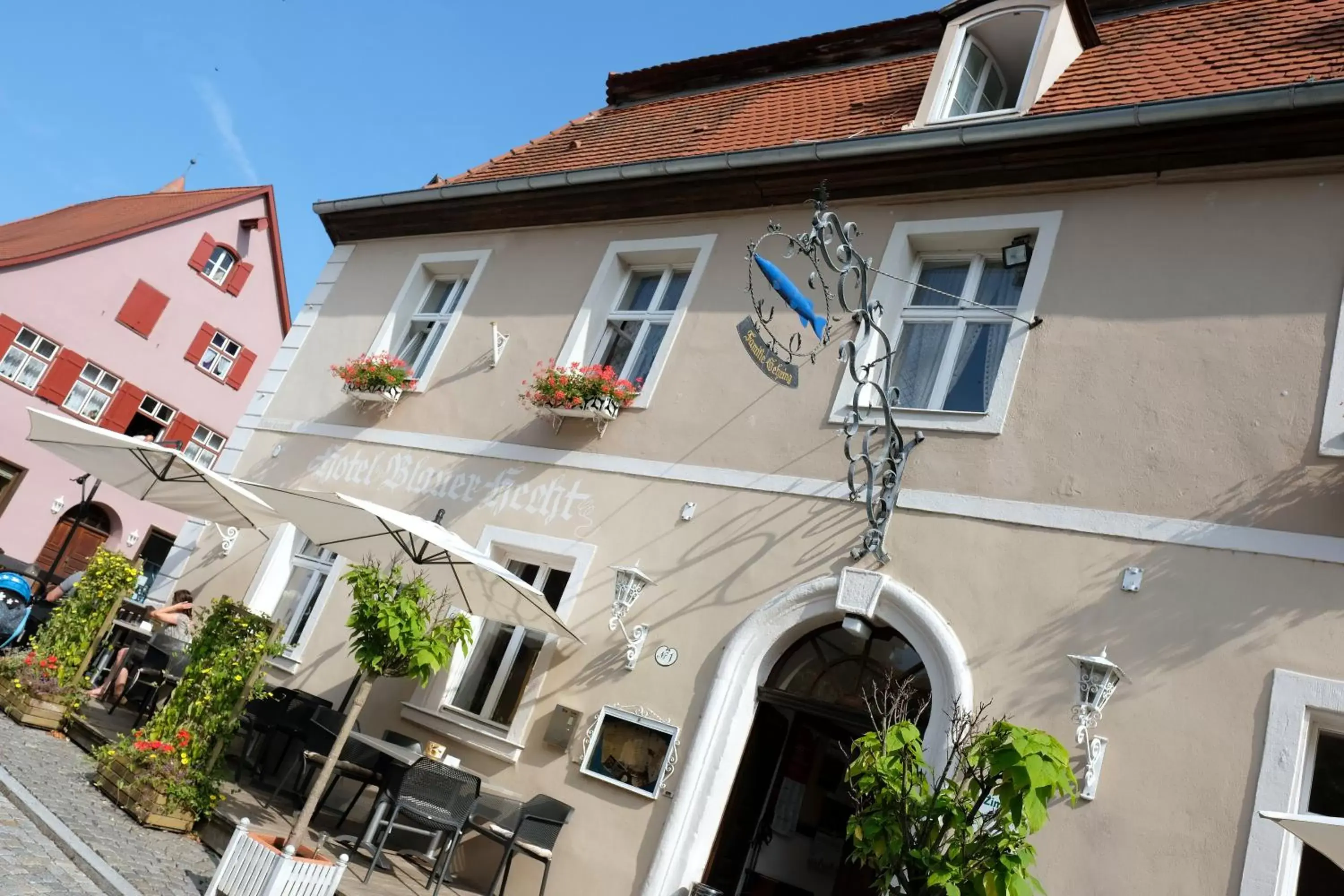 Facade/entrance, Property Building in Romantica Hotel Blauer Hecht