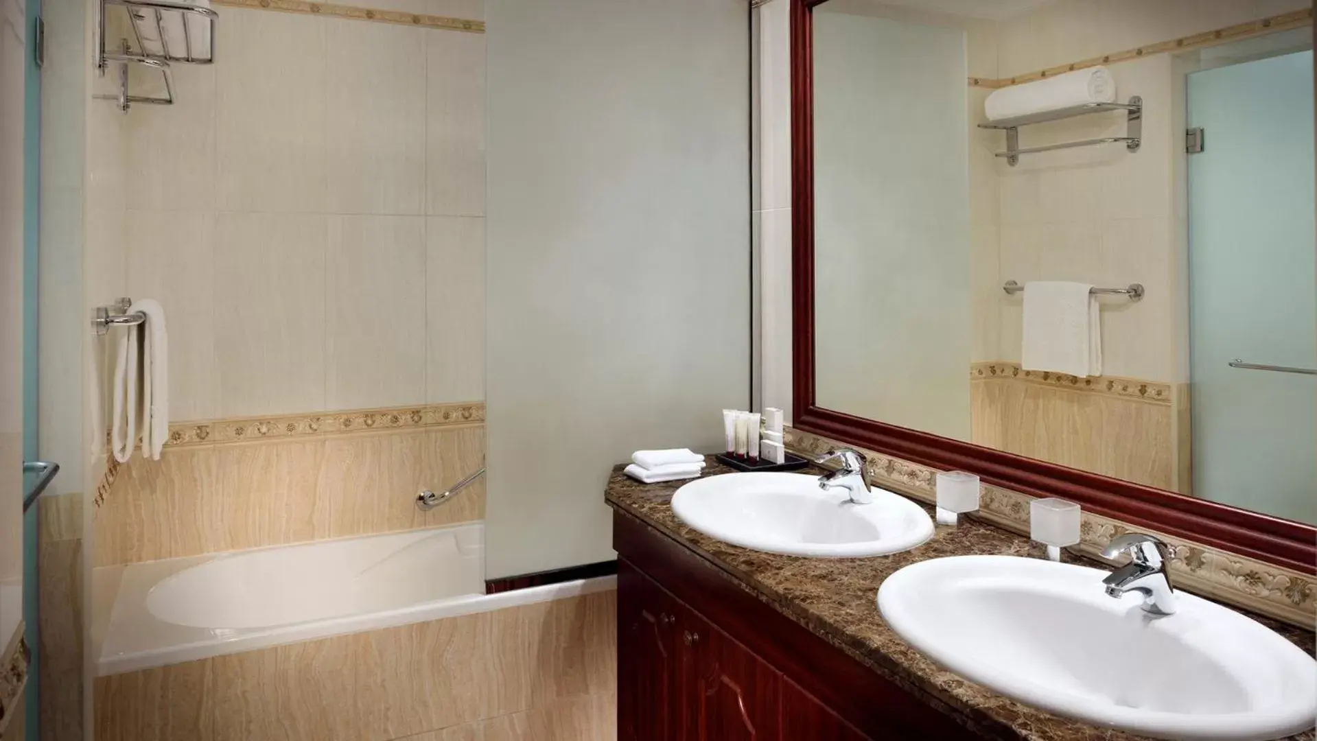 Bath, Bathroom in Kempinski Hotel & Residences Palm Jumeirah