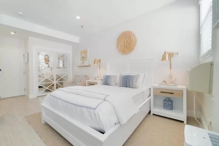 Photo of the whole room, Bed in Tropicals of Palm Beach