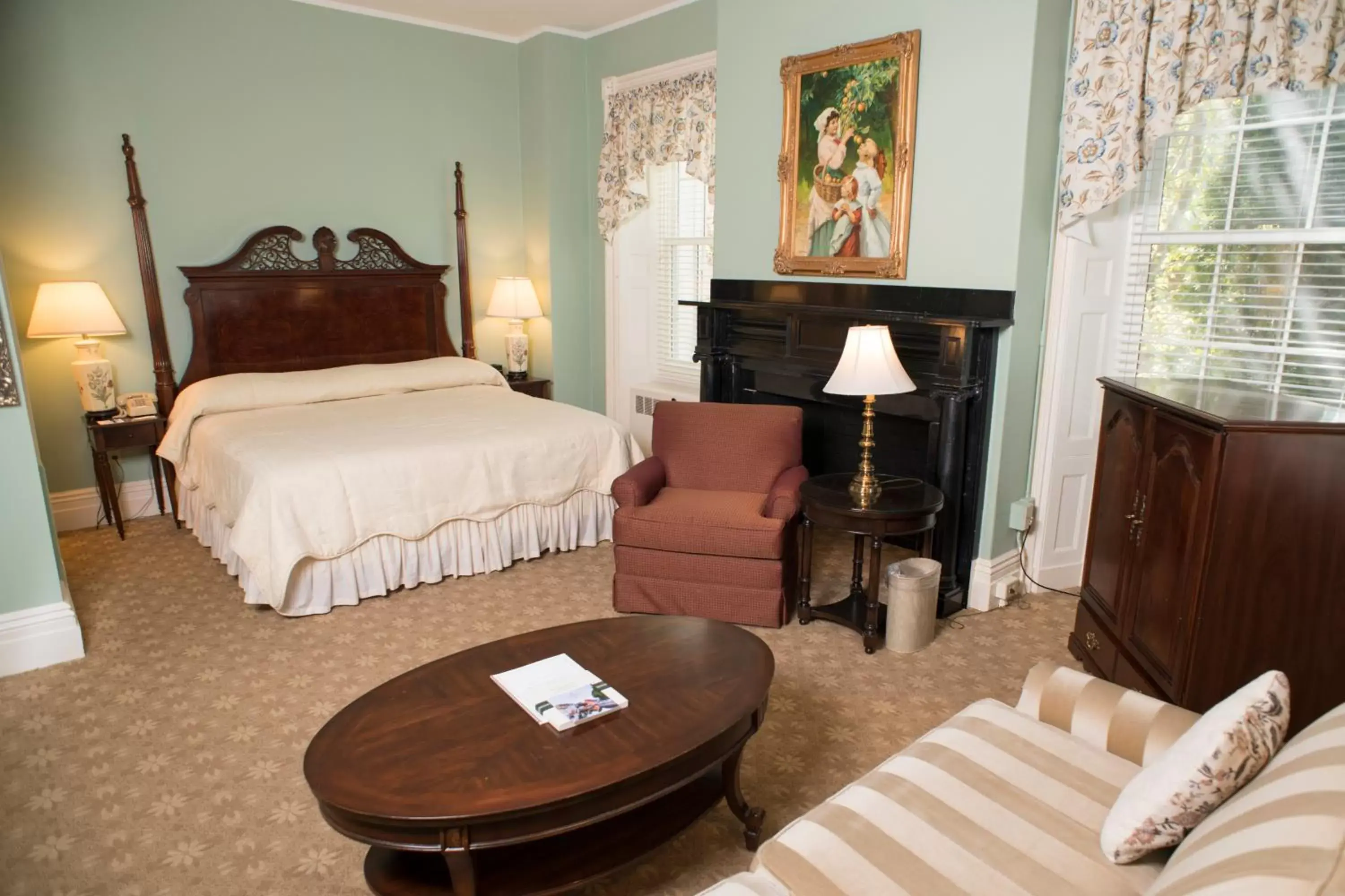 Photo of the whole room, Bed in Middlebury Inn