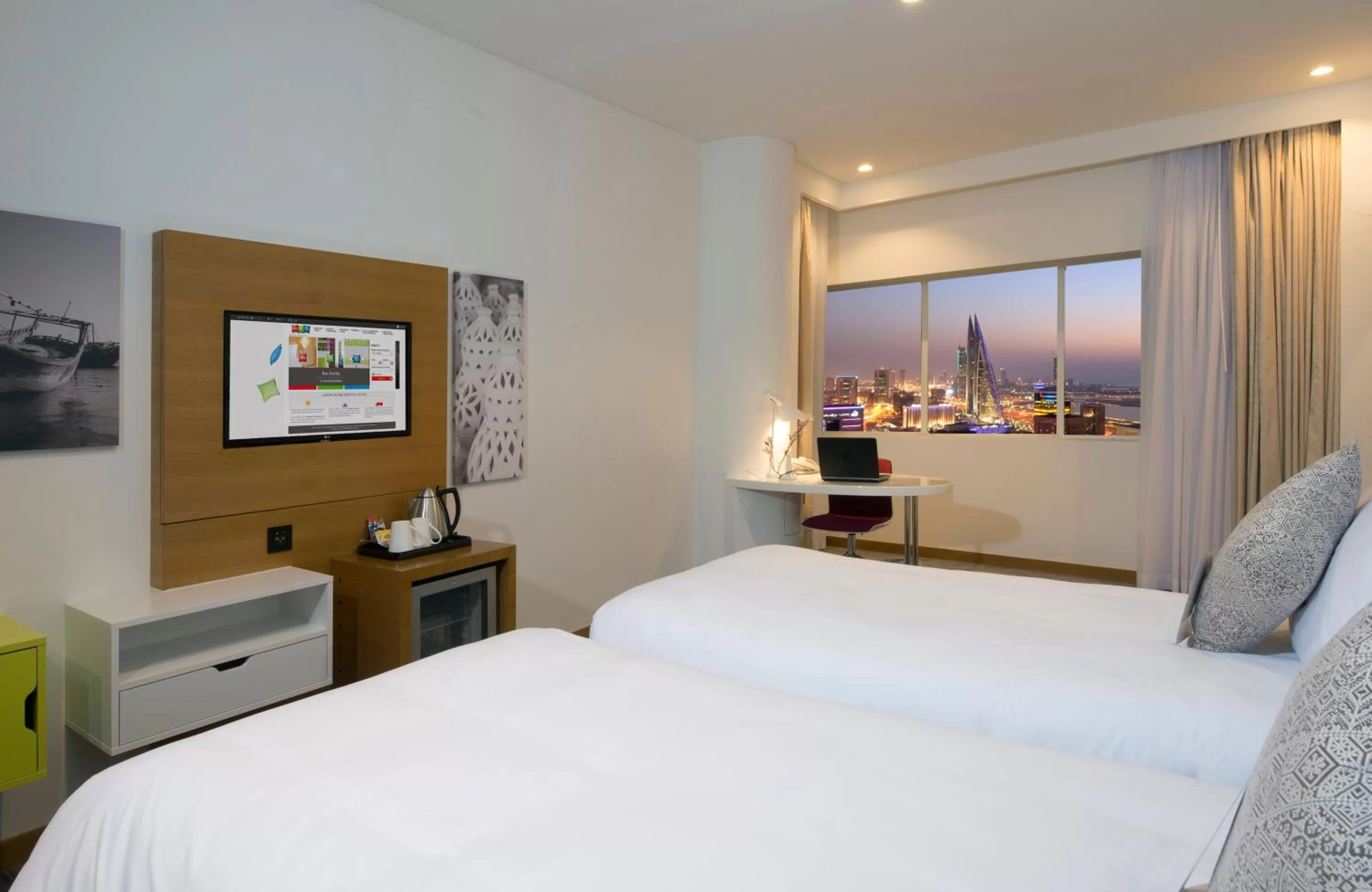 City view, Bed in ibis Styles Manama Diplomatic Area