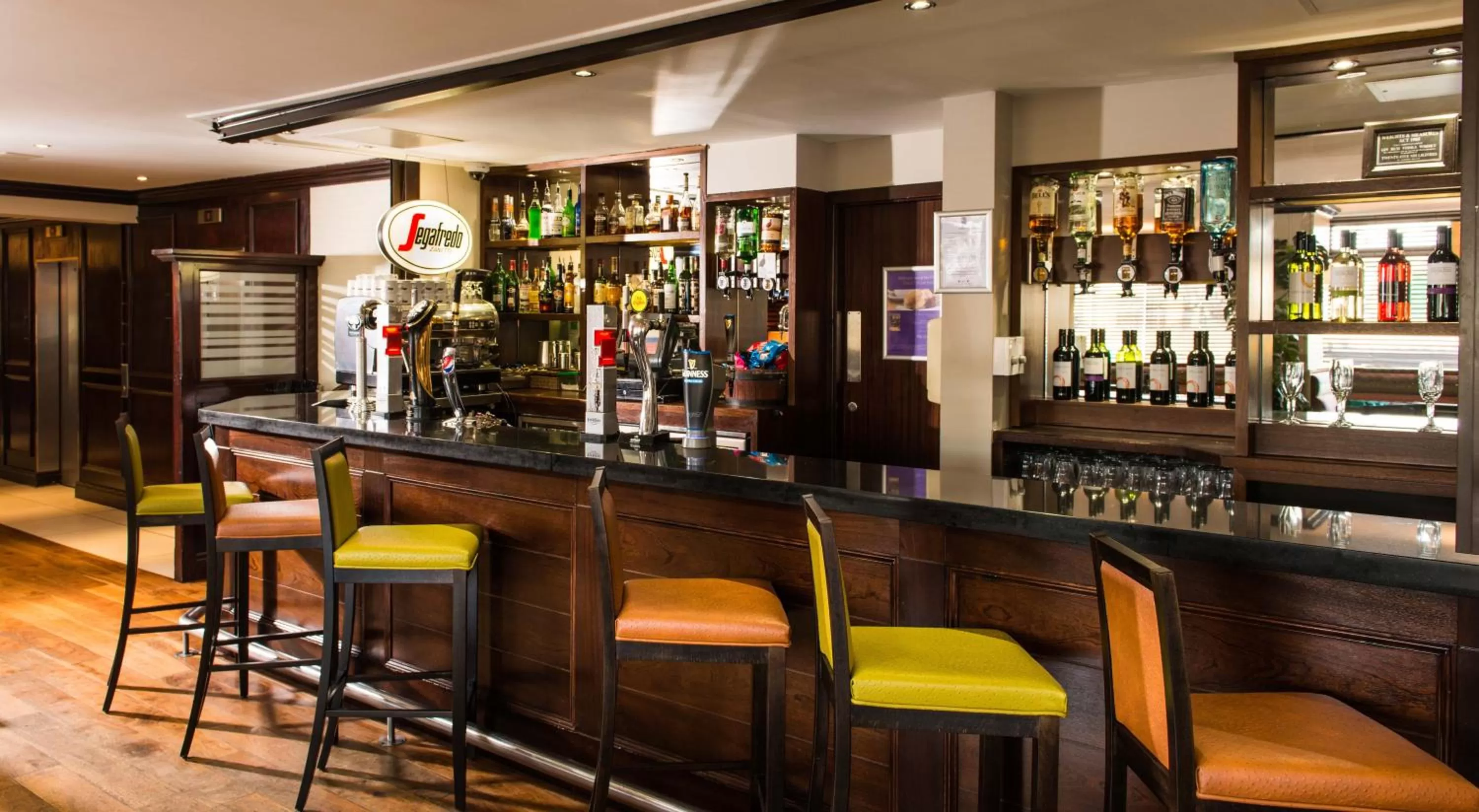Restaurant/places to eat in Leonardo Inn Glasgow West End