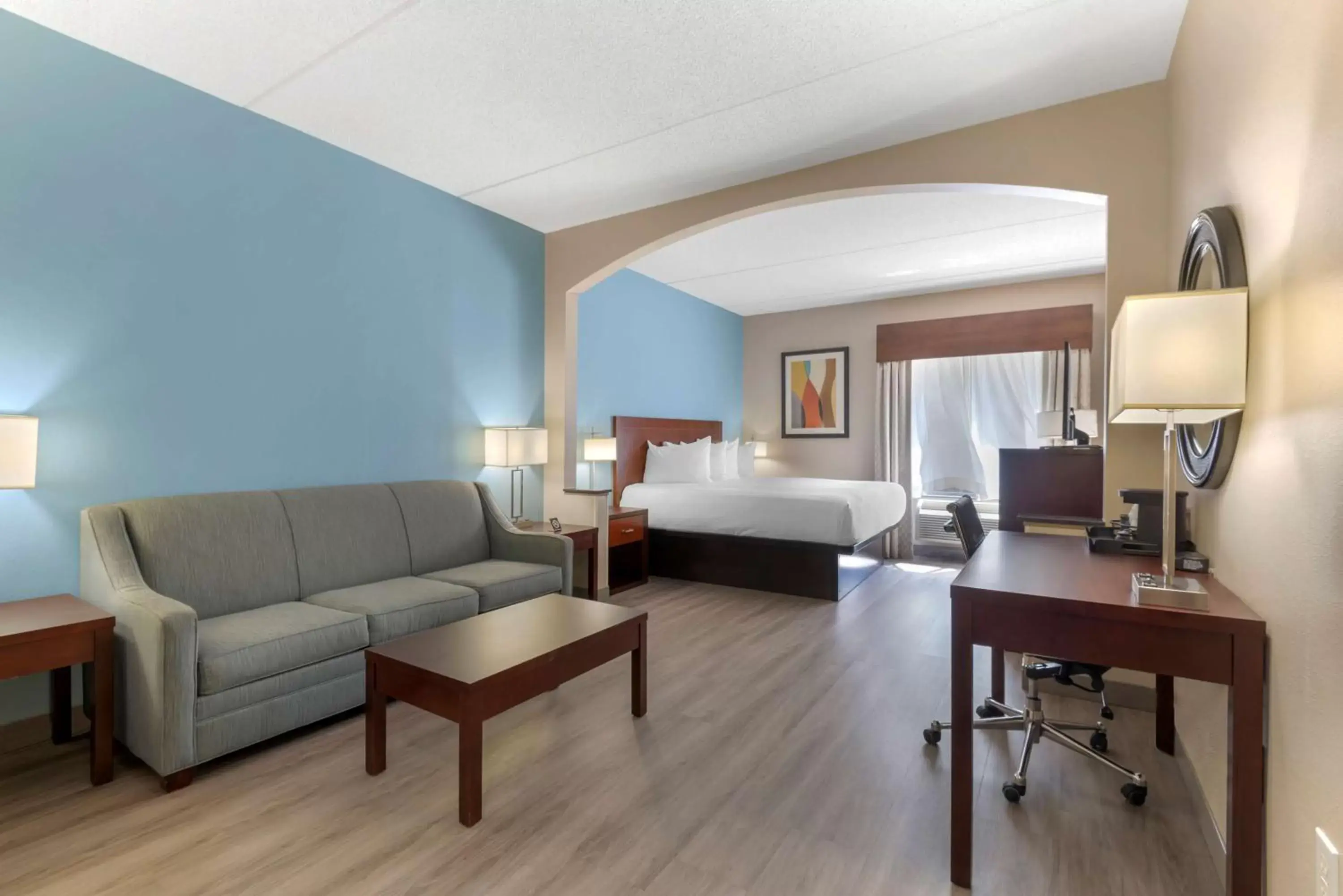 Bedroom, Seating Area in Best Western Plus Suites Greenville