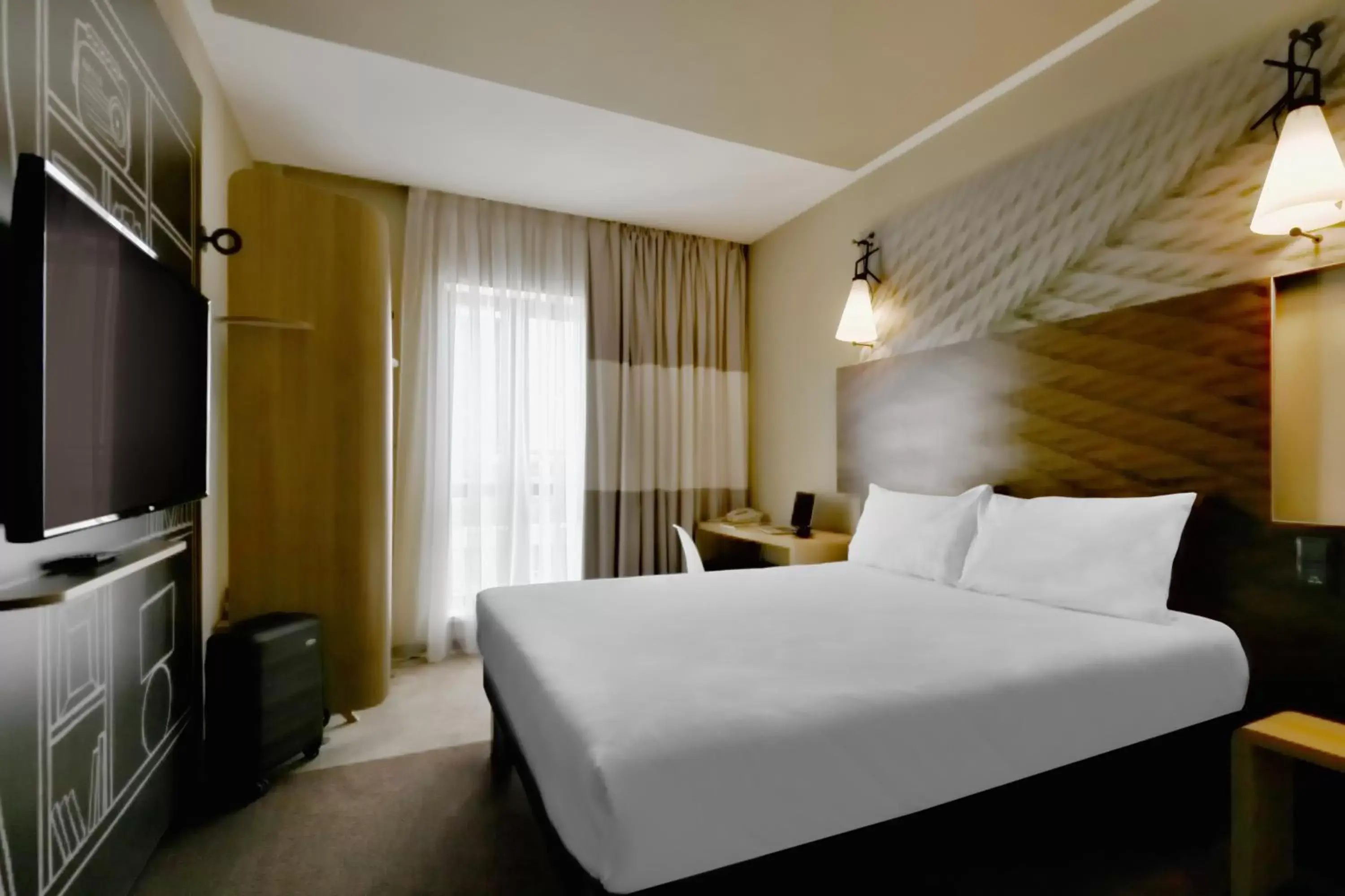 Bed in Ibis Aktobe