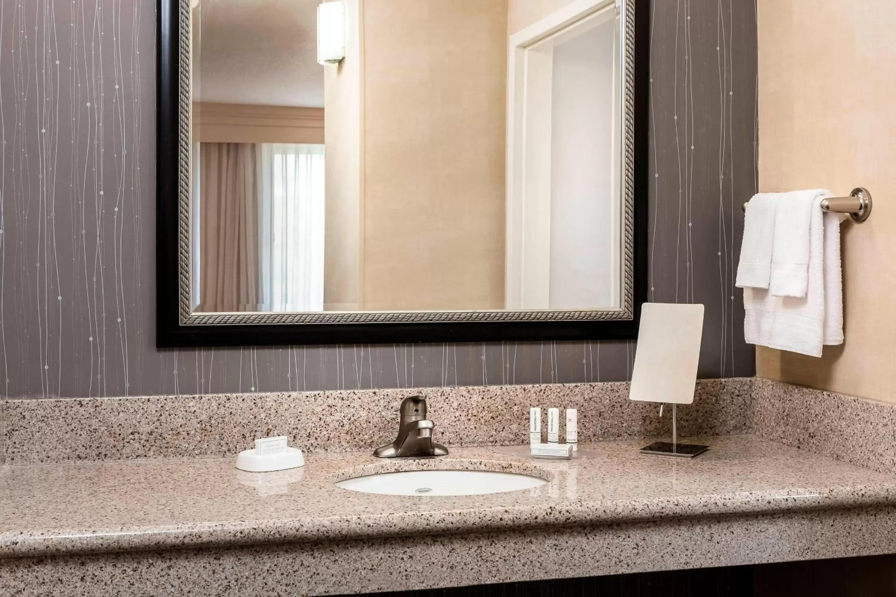 Bathroom in Courtyard by Marriott Kansas City Shawnee