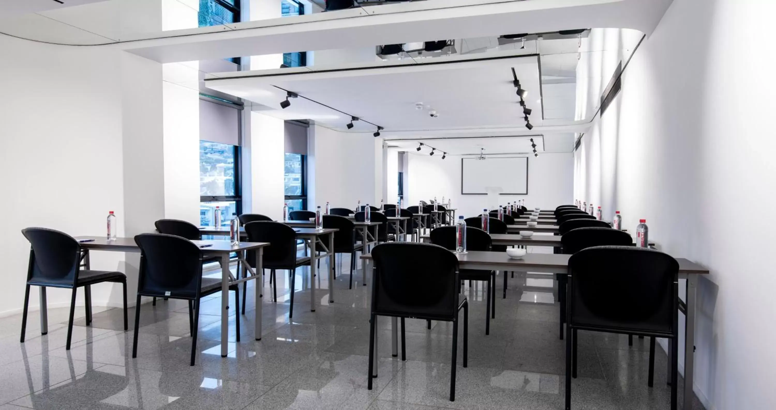 Meeting/conference room, Restaurant/Places to Eat in ANEW Hotel Green Point Cape Town