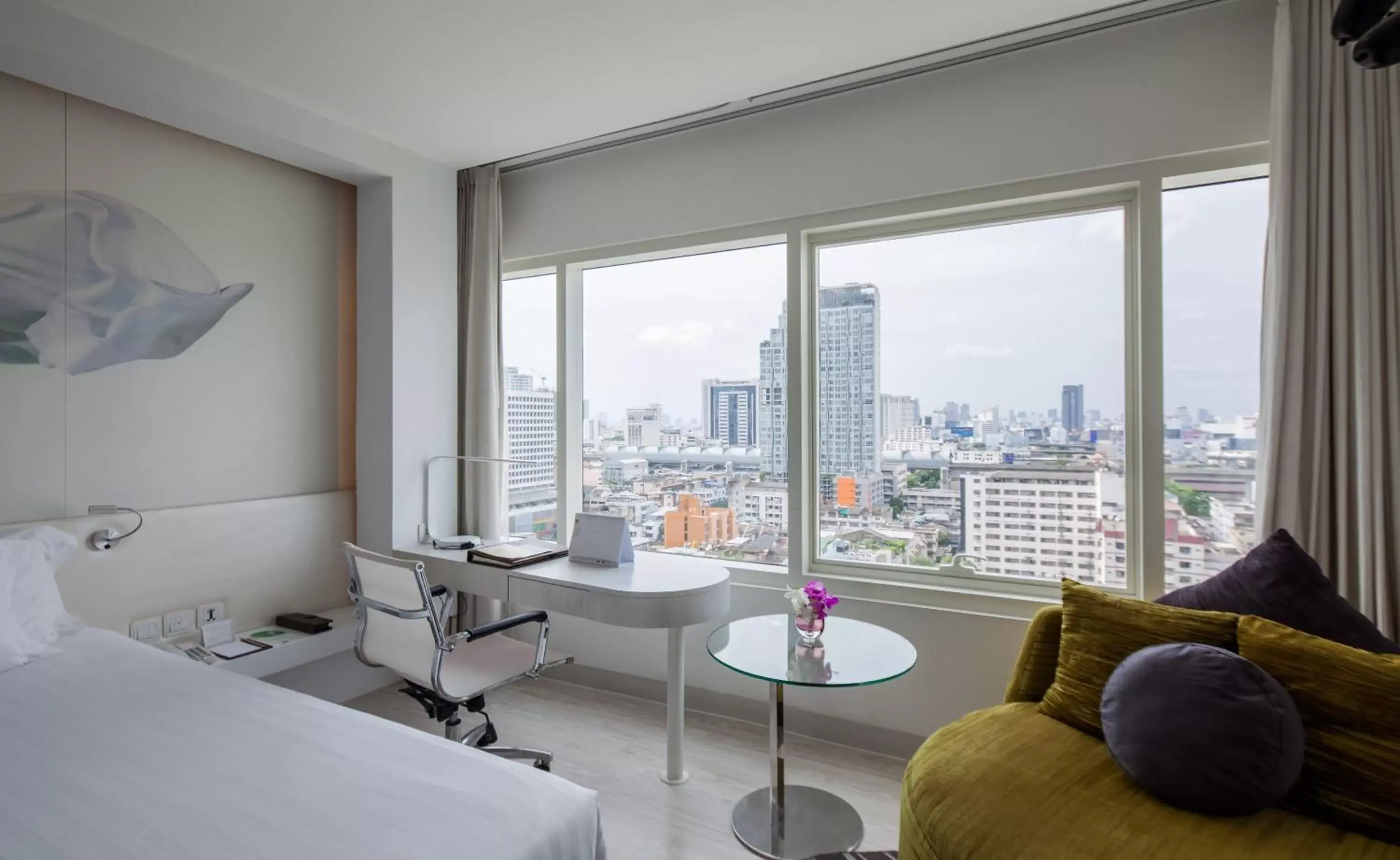 Bedroom in Centara Watergate Pavillion Hotel Bangkok