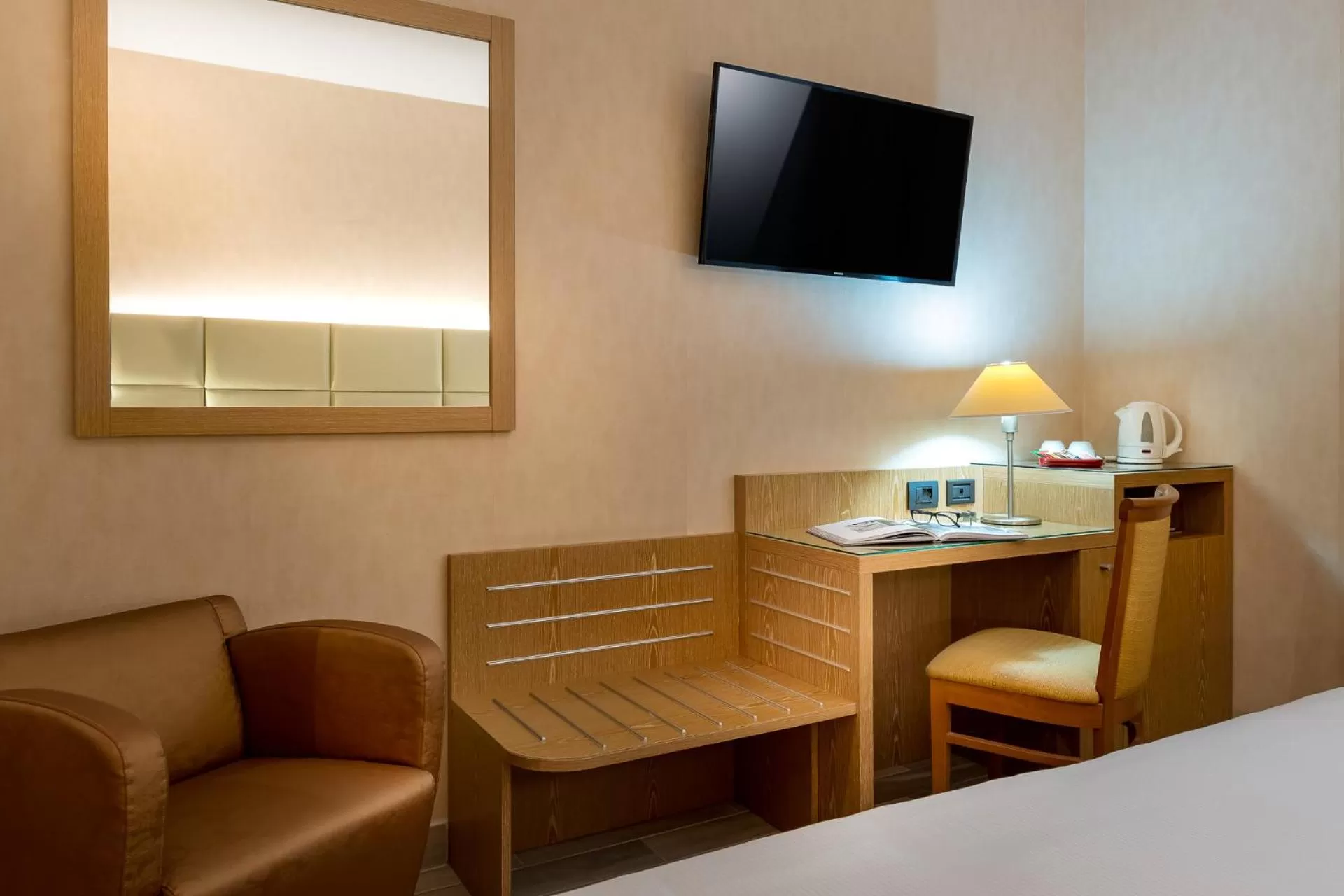 TV and multimedia, Bed in Best Western Cavalieri Della Corona