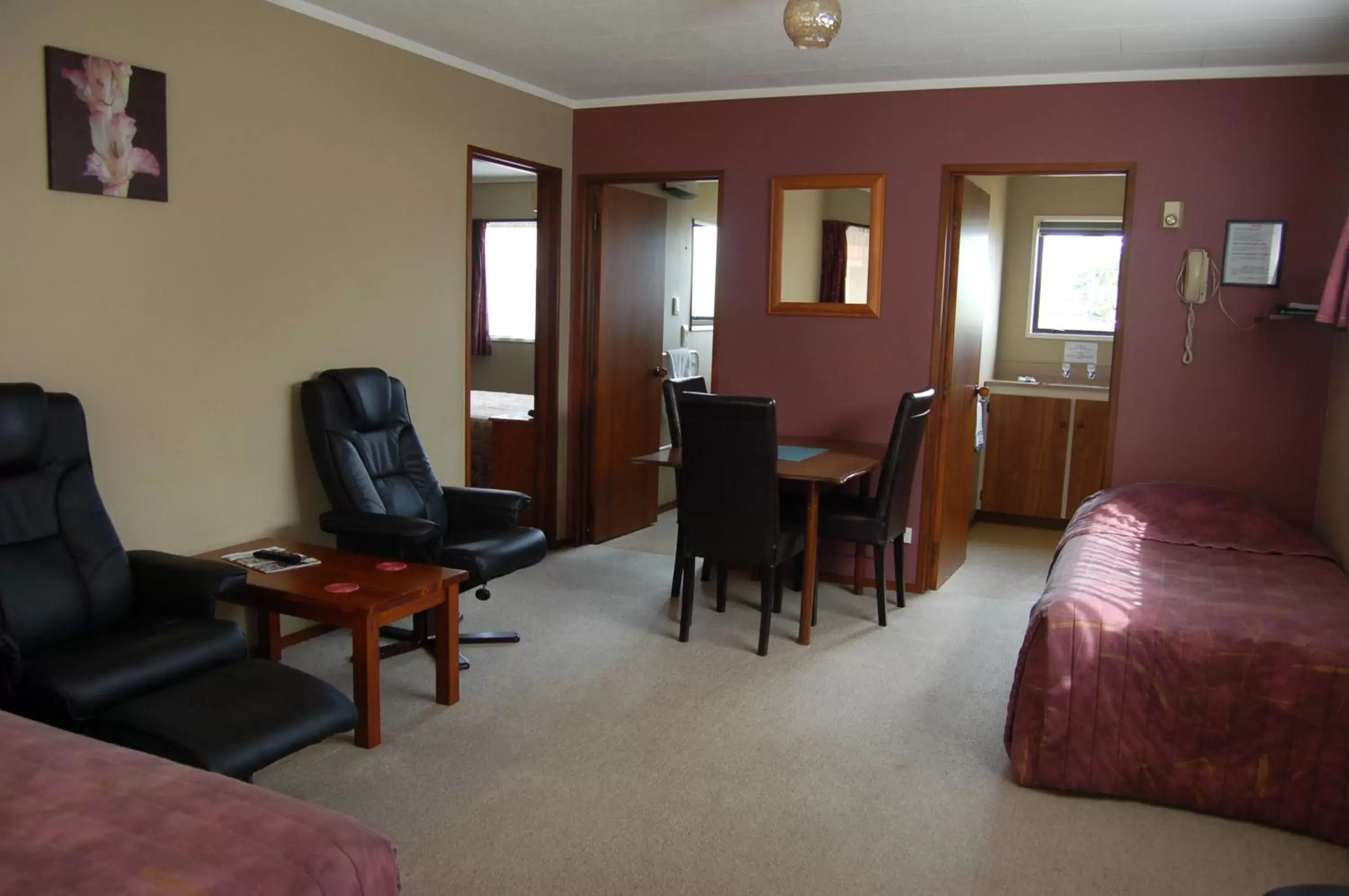 Seating Area in Carisbrook Motel