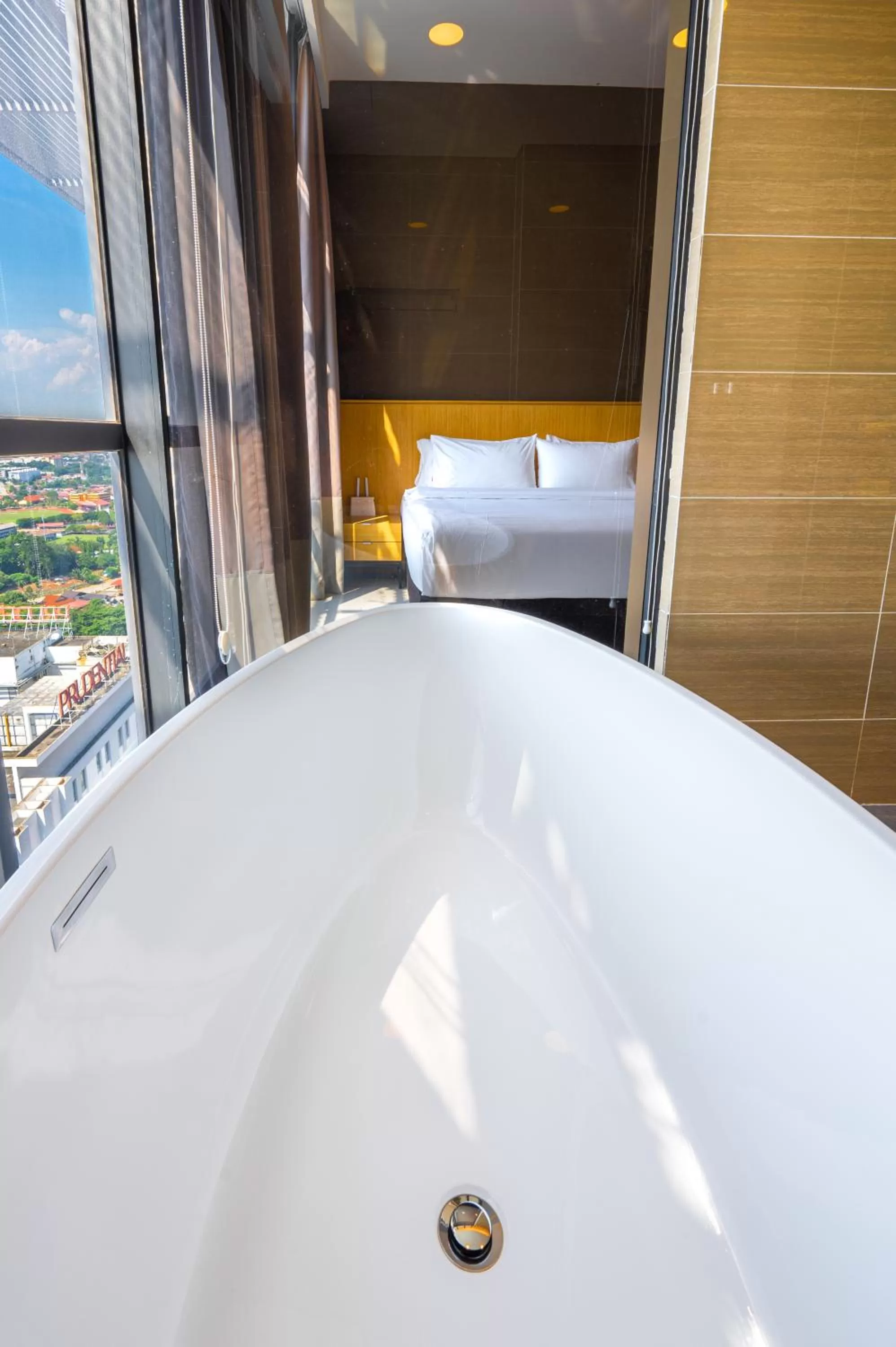 Bath, Bed in Greystone 99 Suites