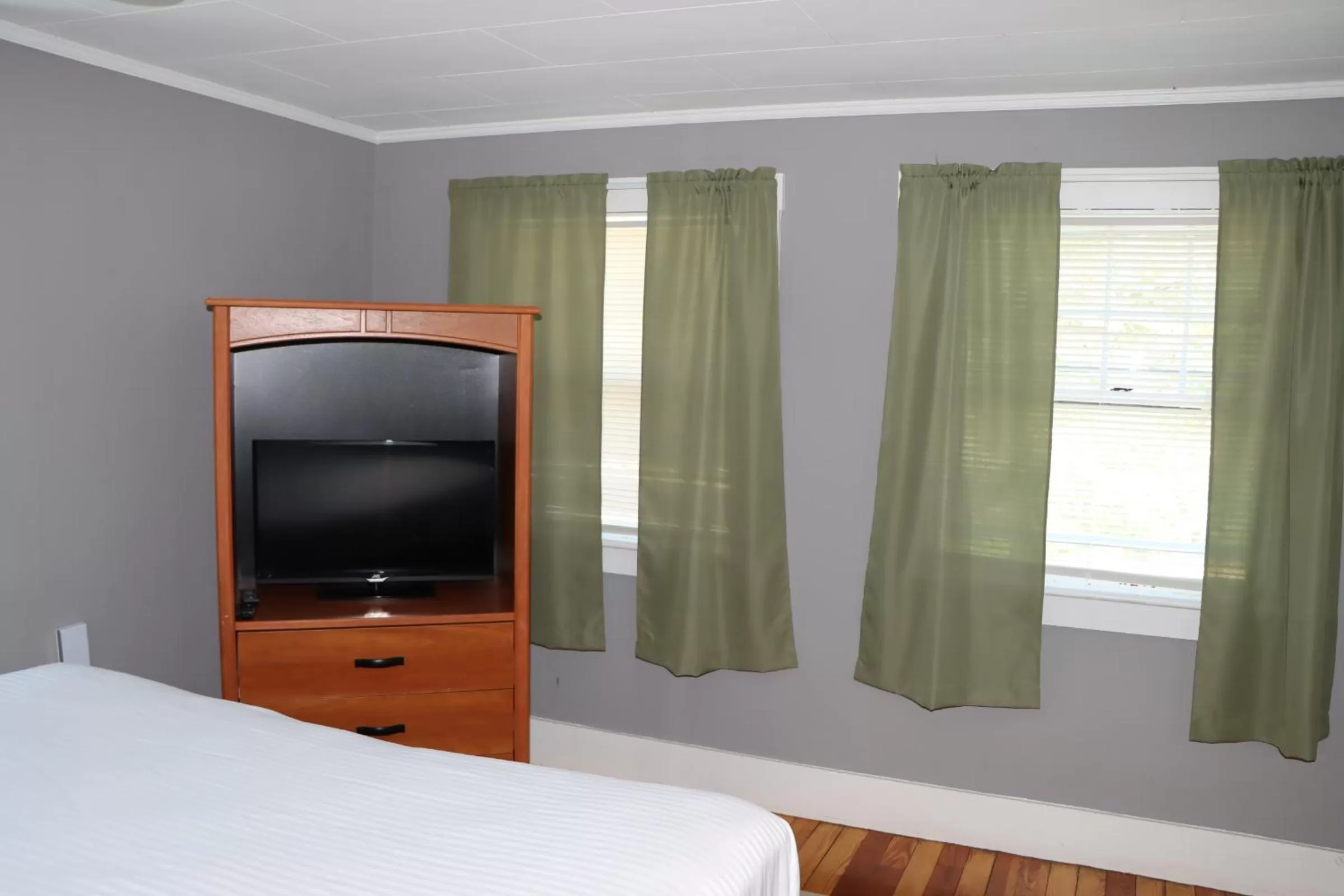 Bed in Sea View Motel