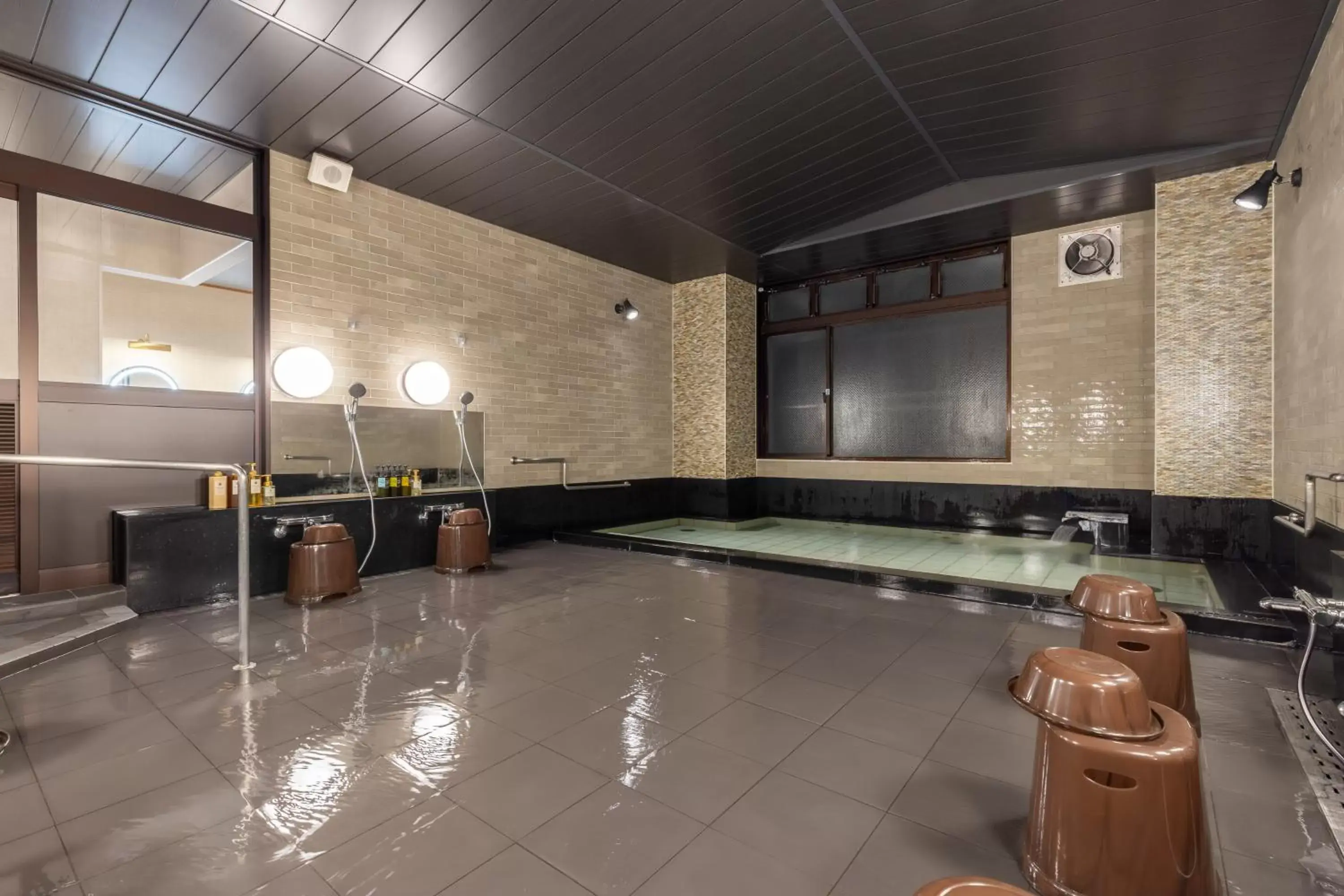 Public Bath, Swimming Pool in Matsumoto Hotel Kagetsu