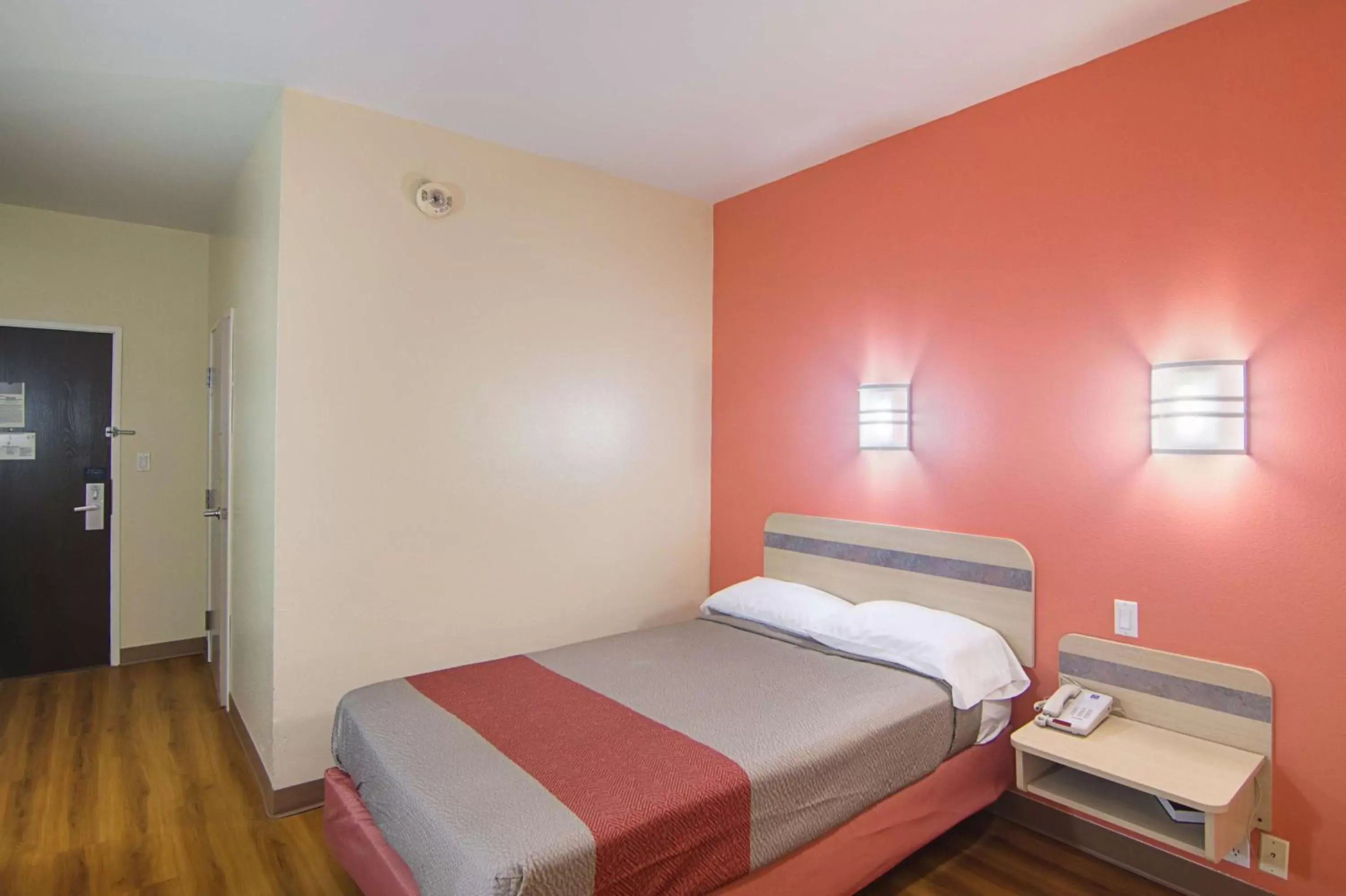 Photo of the whole room, Bed in Motel 6-Terrell, TX Photo of the whole room, Bed in Motel 6-Terrell, TX