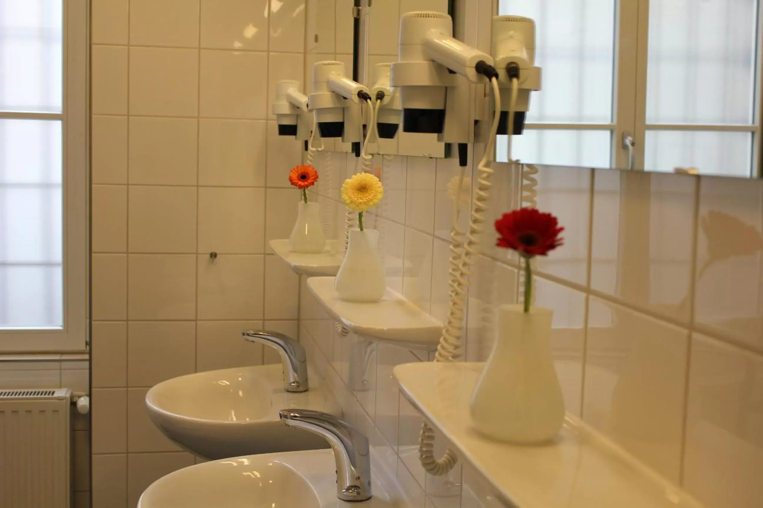 Toilet, Bathroom in Grand Hostel Berlin Classic