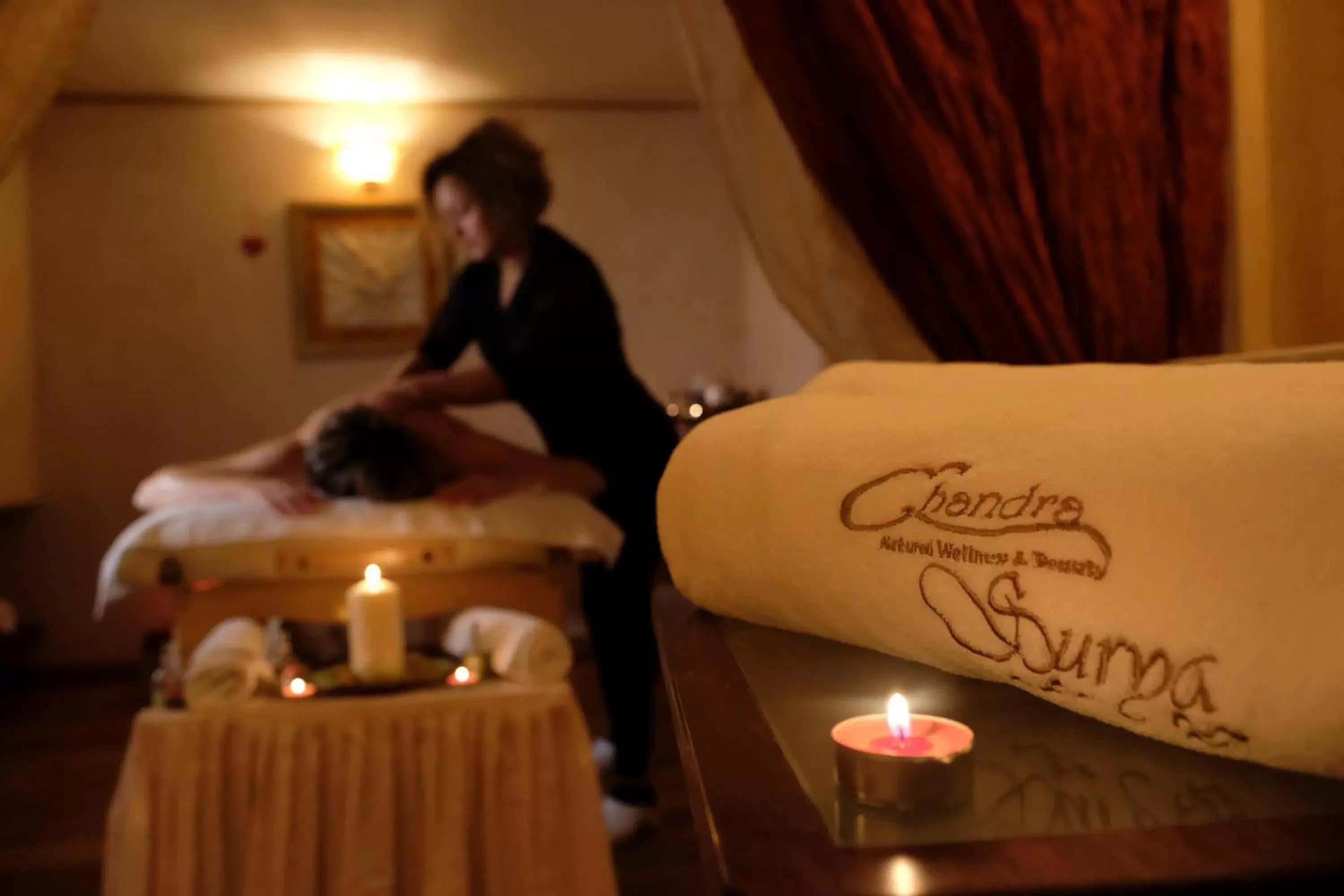 Massage in Hotel Shandranj