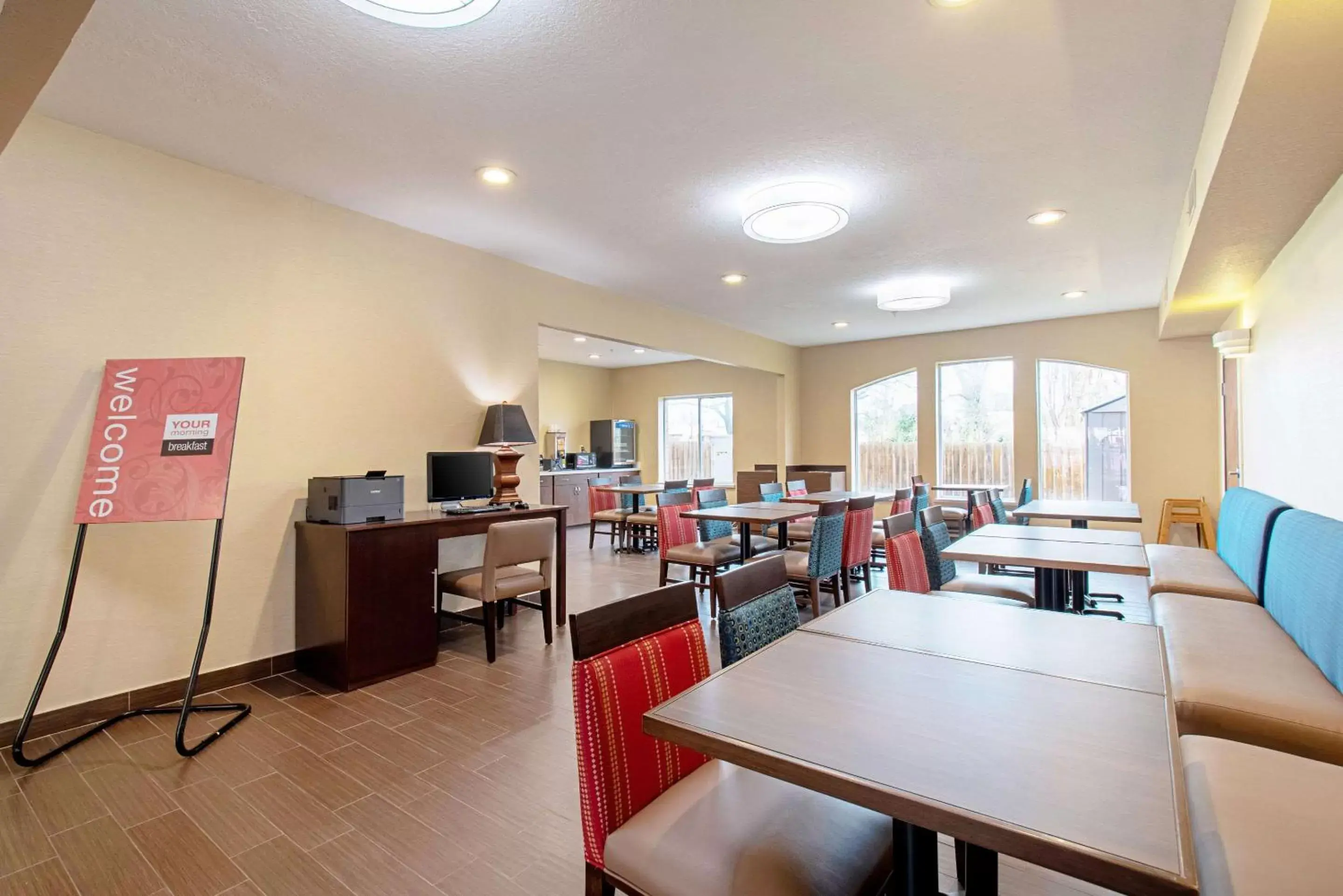 Restaurant/Places to Eat in Comfort Inn and Suites Fredericksburg