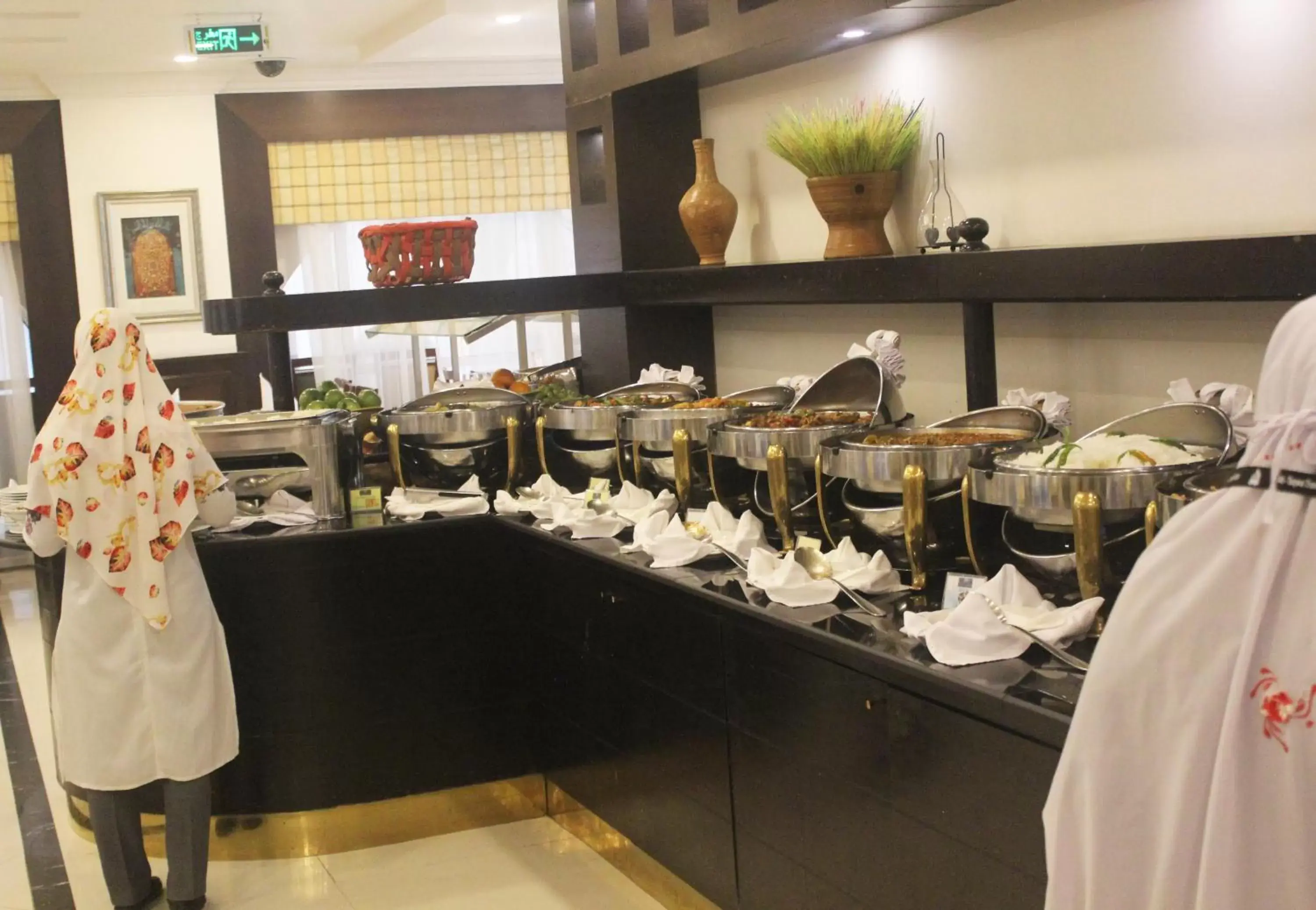 Restaurant/Places to Eat in Al Rawda Royal Inn