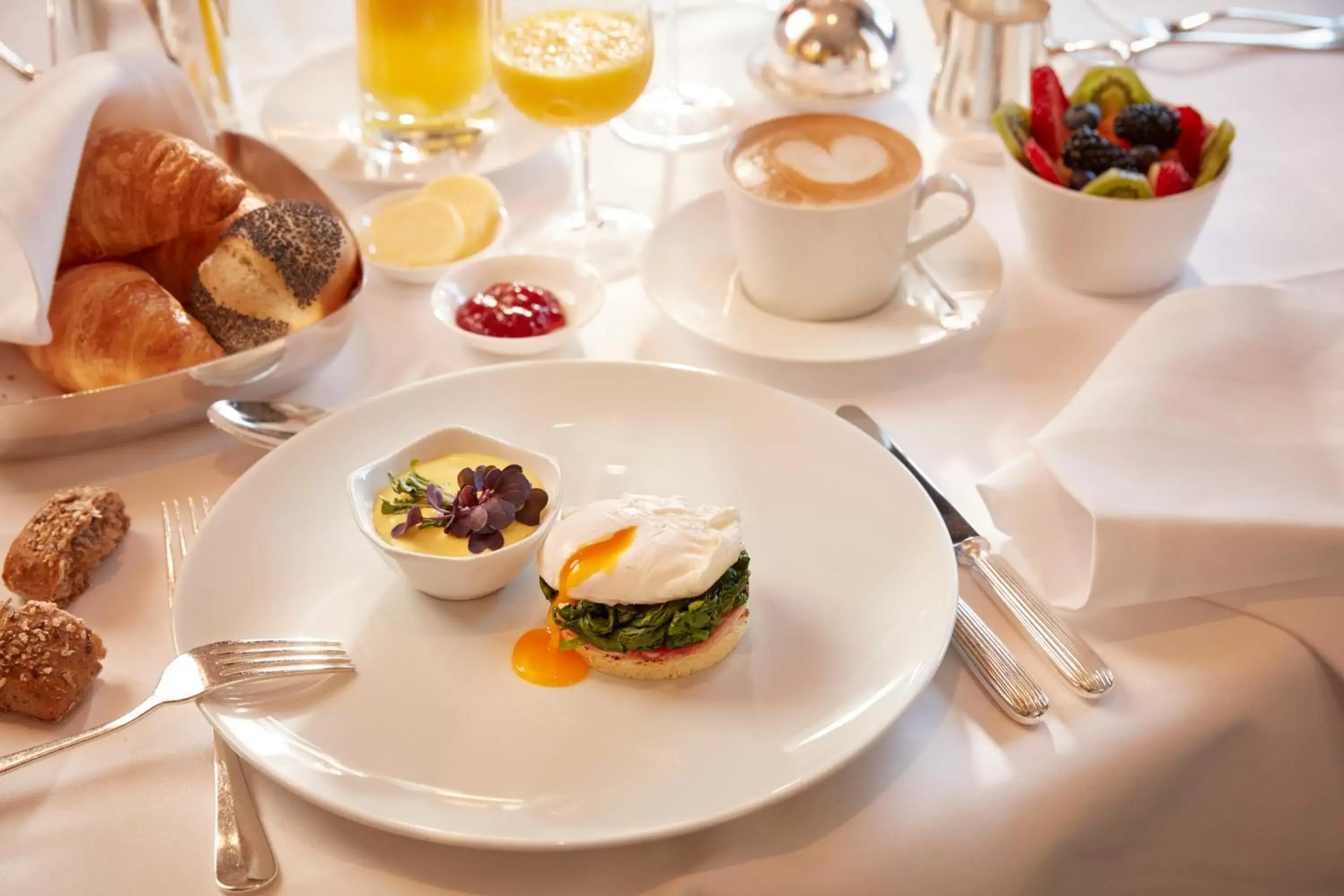 Breakfast in Hotel Schweizerhof Zürich