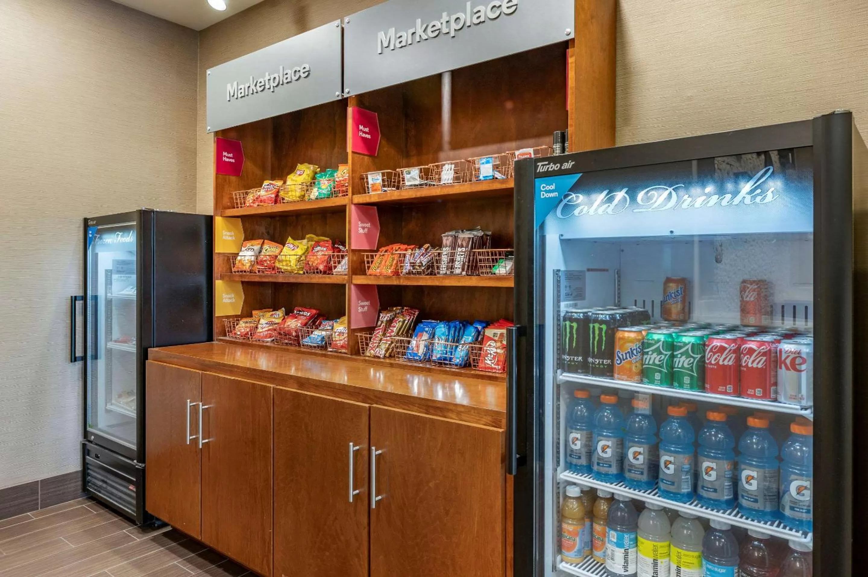 Food and drinks in Comfort Suites Columbus Airport