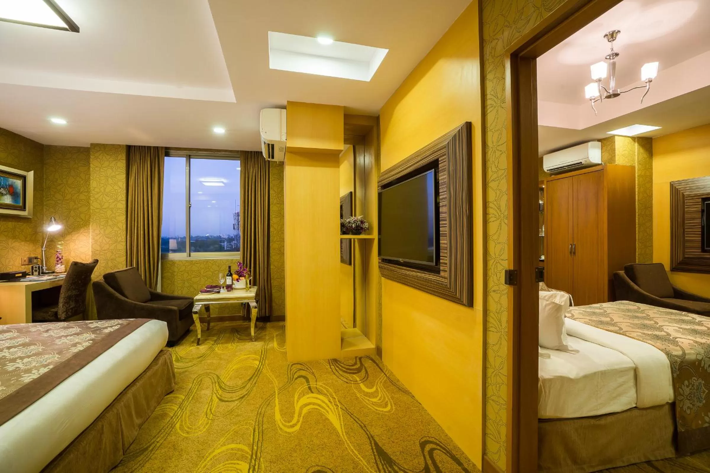 Bed in Best Western Chinatown Hotel