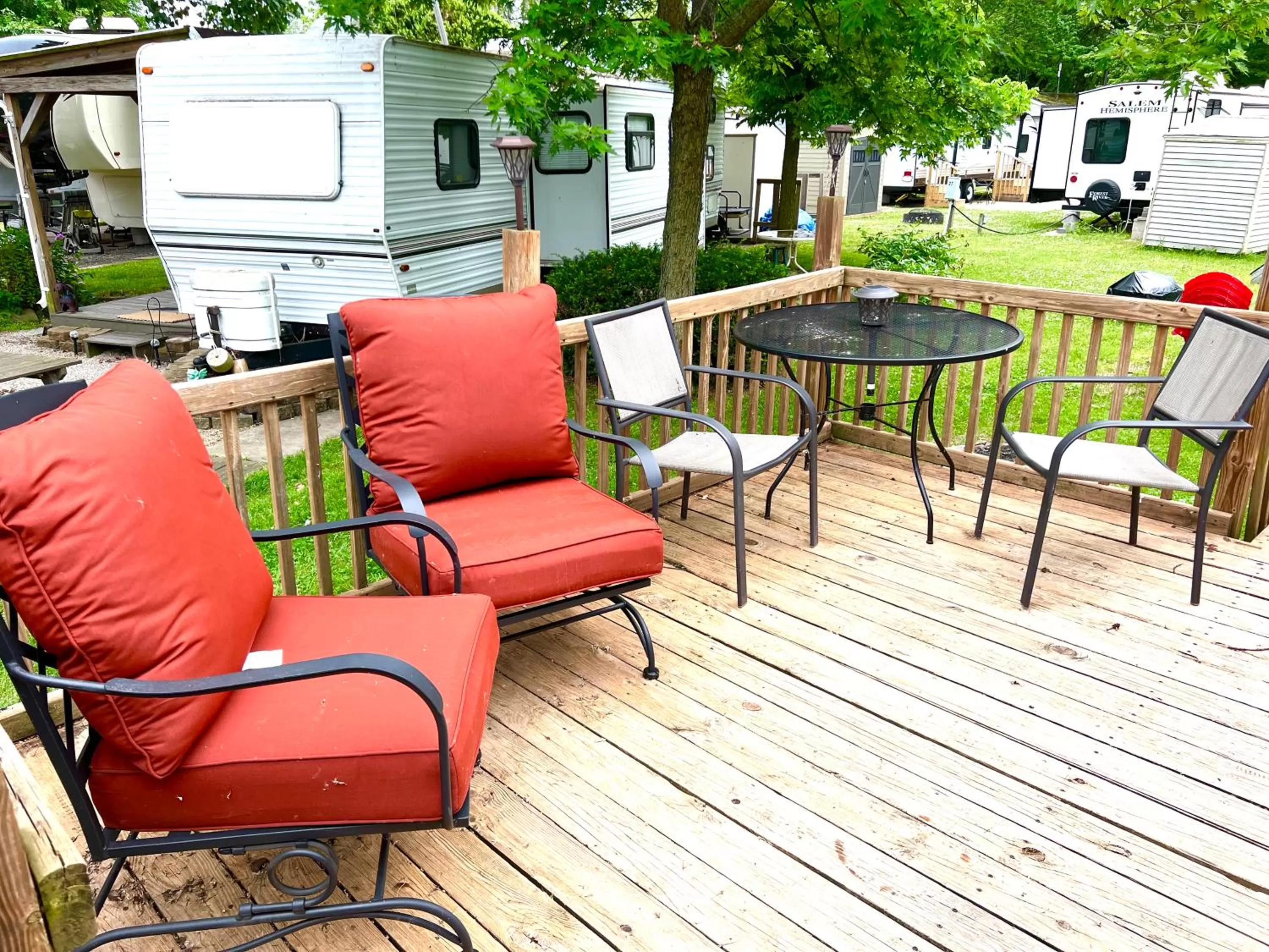 Balcony/Terrace in White Caps Motel and RV Park
