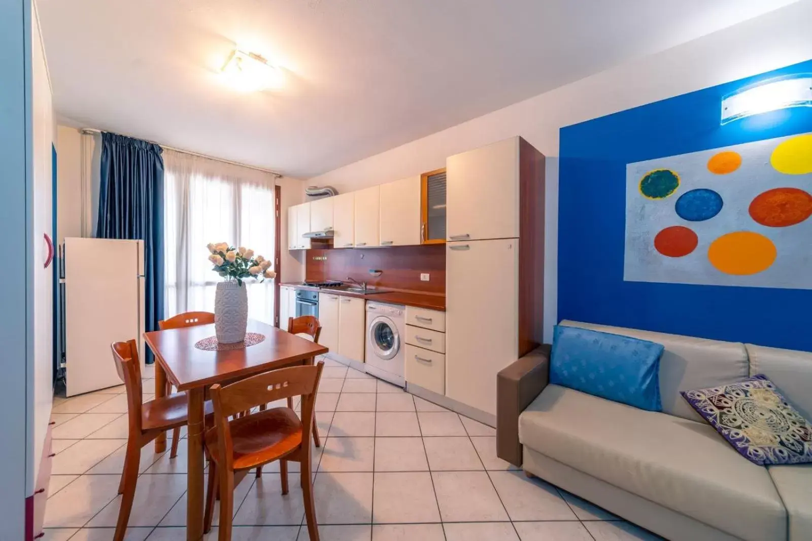 Kitchen or kitchenette, Dining Area in Residence Alessandra