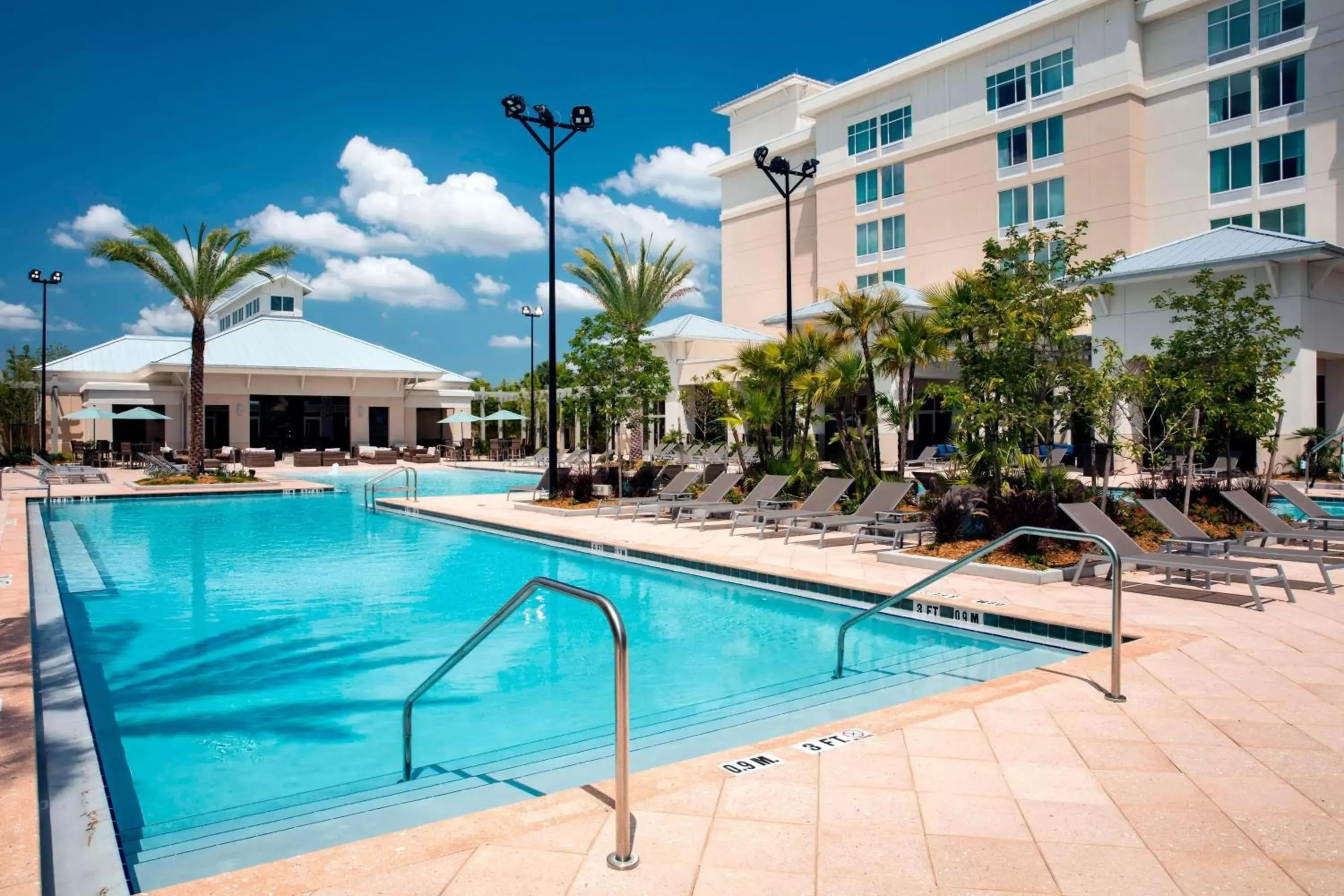 Swimming Pool in TownePlace Suites Orlando at FLAMINGO CROSSINGS® Town Center/Western Entrance