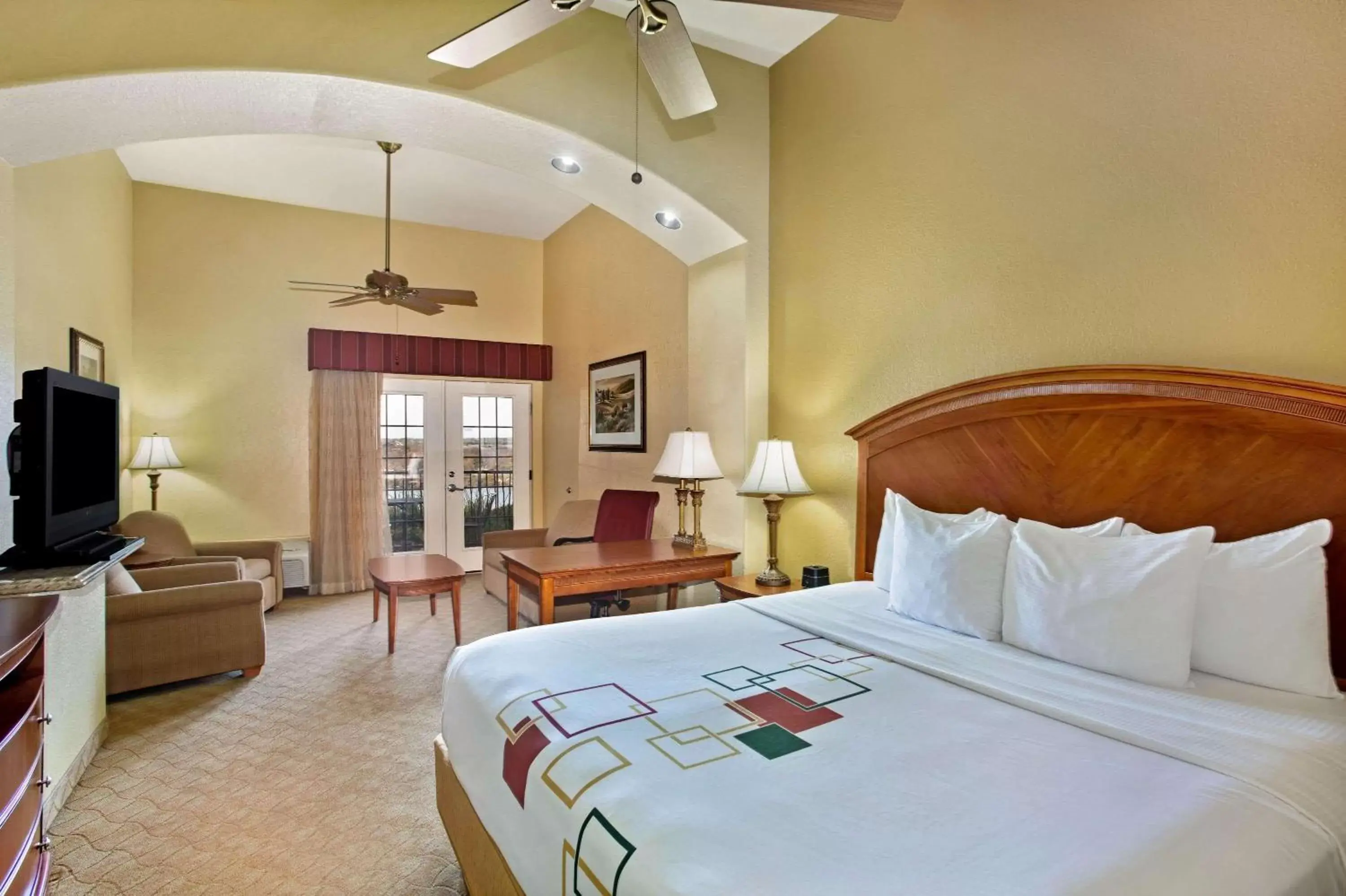Photo of the whole room, Bed in La Quinta by Wyndham Marble Falls