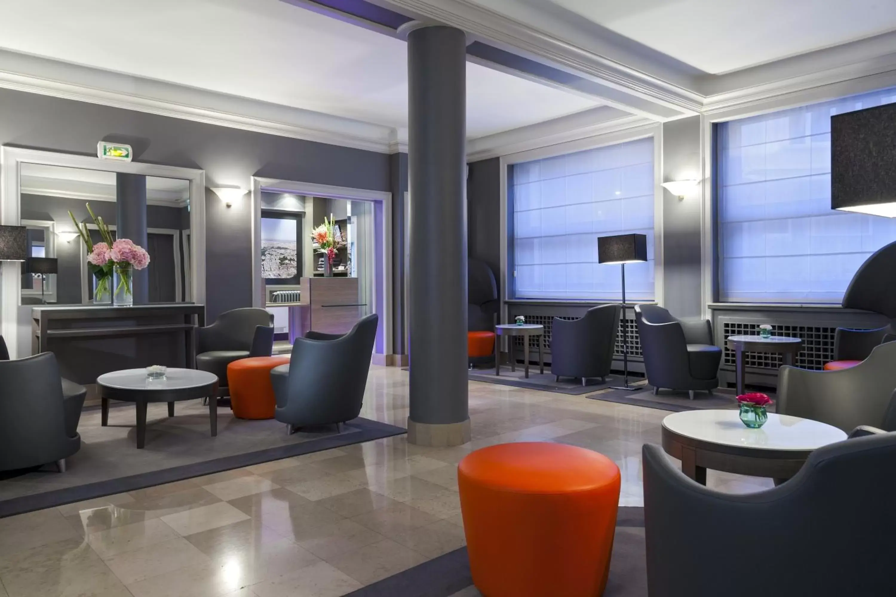 Lobby or reception, Lounge/Bar in Timhotel Opéra Blanche Fontaine