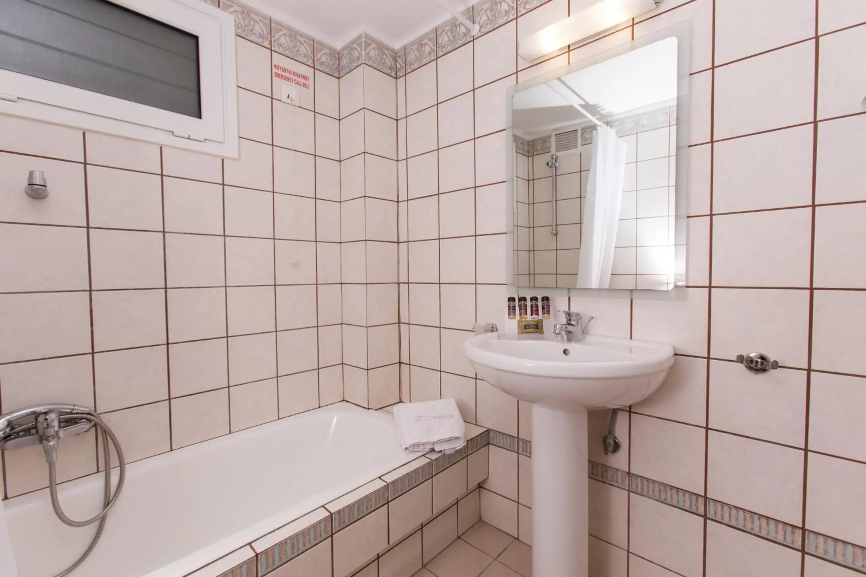 Bath, Bathroom in Delice Hotel - Family Apartments