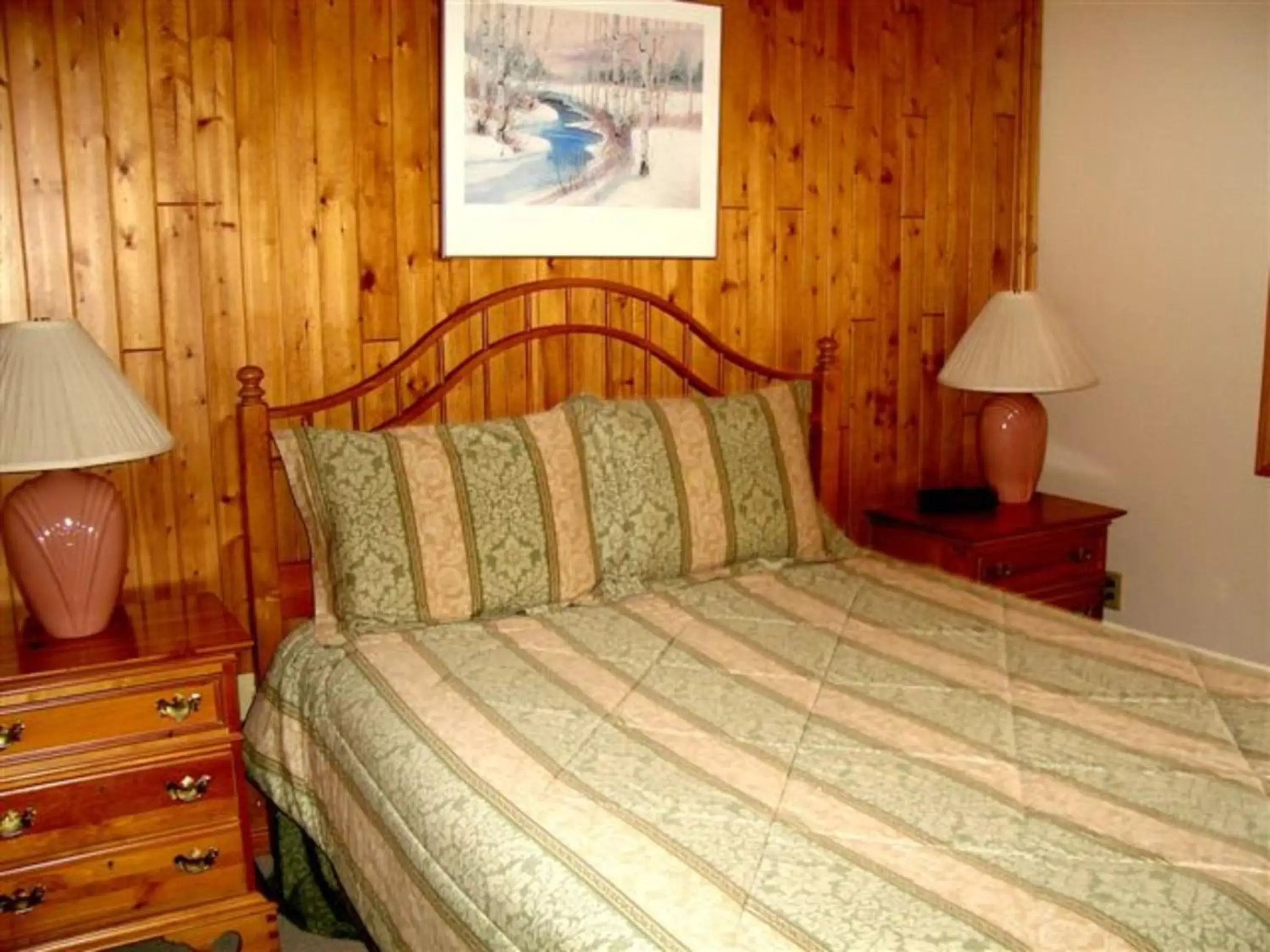 Bedroom, Bed in Kaatskill Mountain Club and Condos by Hunter Mountain