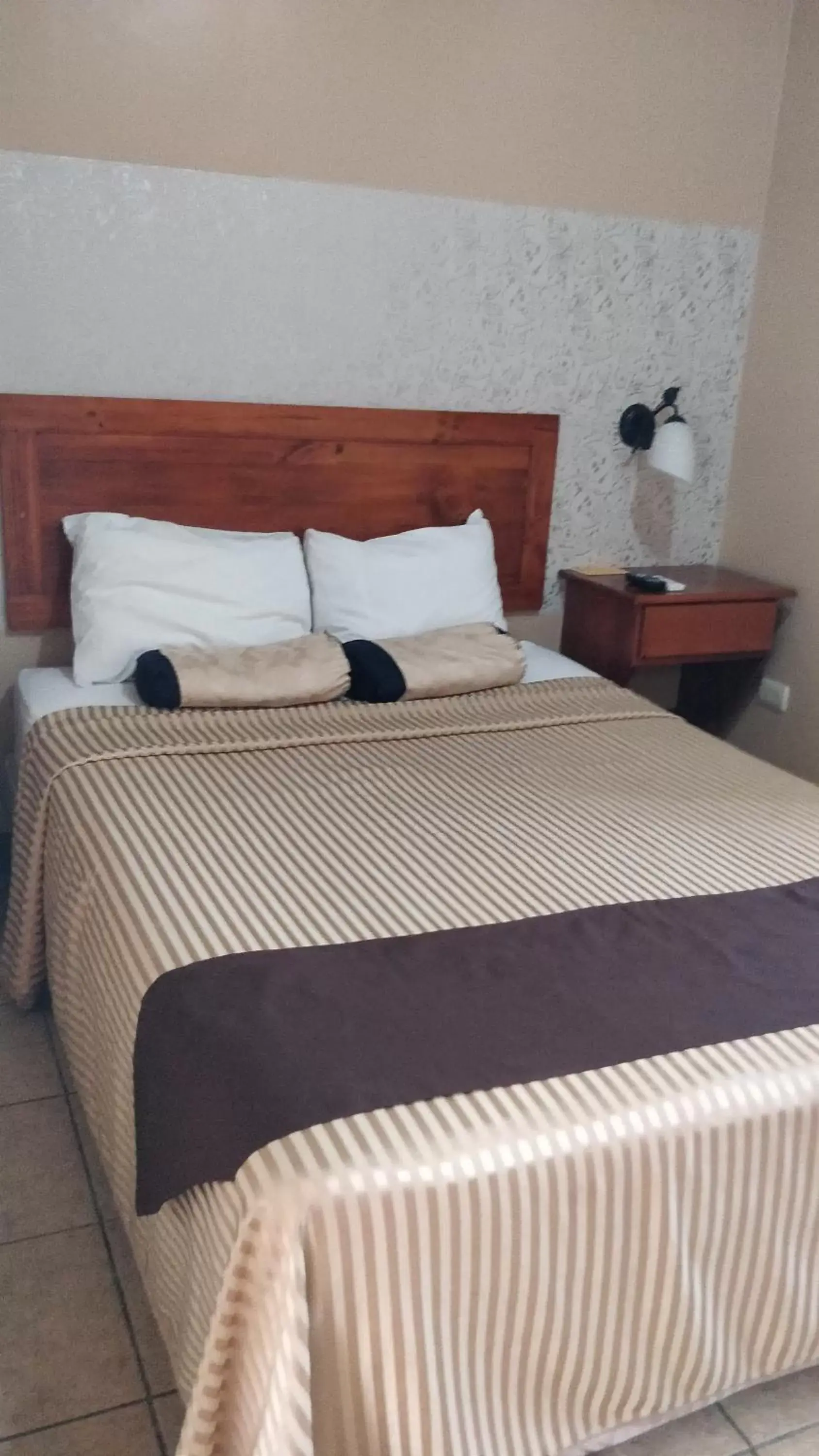 Bed in Hotel Las Colinas