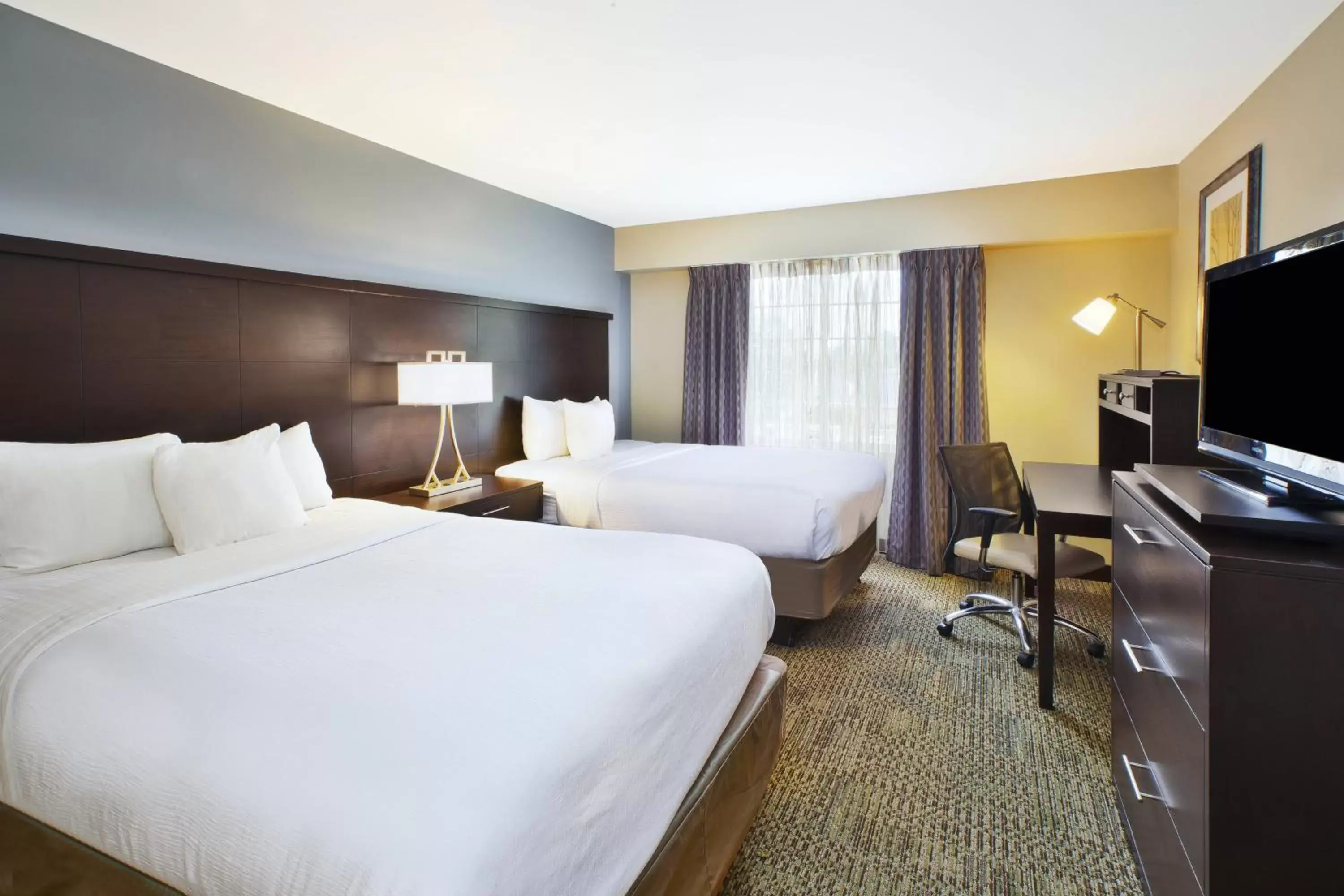 Photo of the whole room, Bed in Staybridge Suites Cleveland Mayfield Heights Beachwood by IHG Photo of the whole room, Bed in Staybridge Suites Cleveland Mayfield Heights Beachwood by IHG
