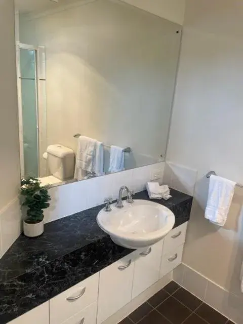 Bathroom in RNR Serviced Apartments Adelaide - Sturt St